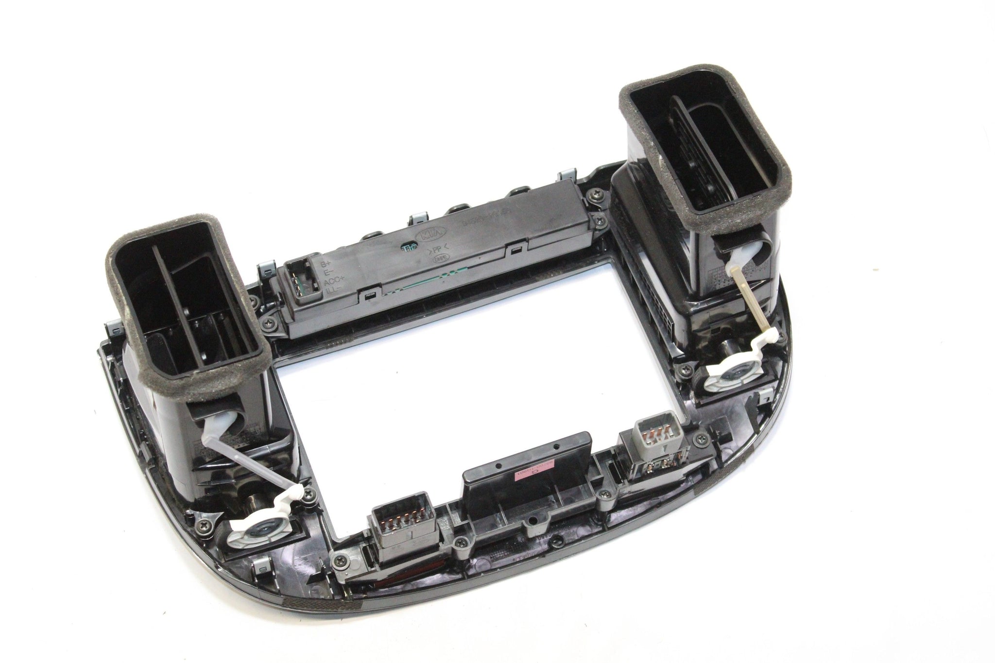 2011 KIA RIO Head unit Surround Trim Dash Centre Air Vents 94520-1G951