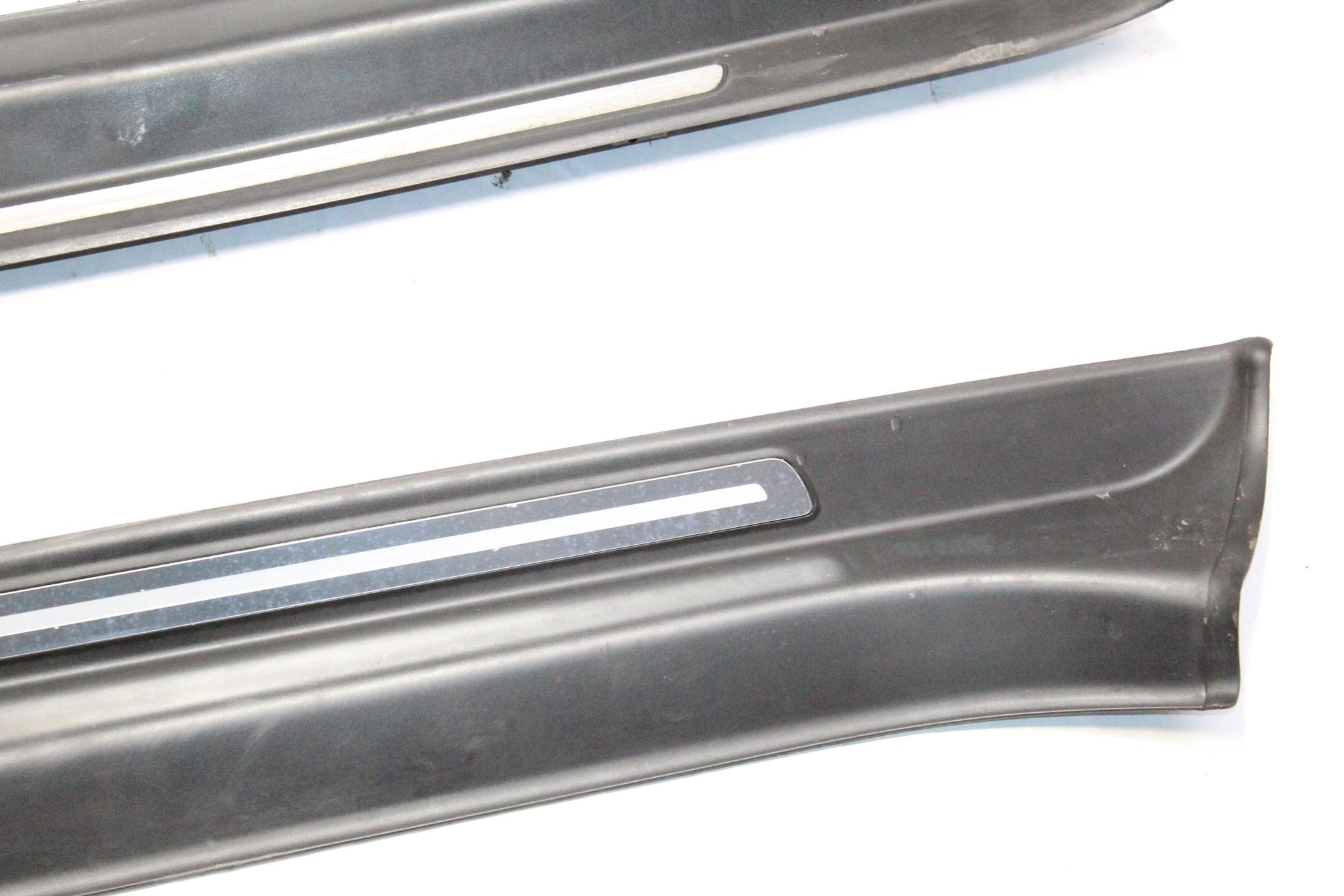 2008 Audi TT Front Kick Panel Body Sill Trim Pair 8J0853492G 8J0853491E