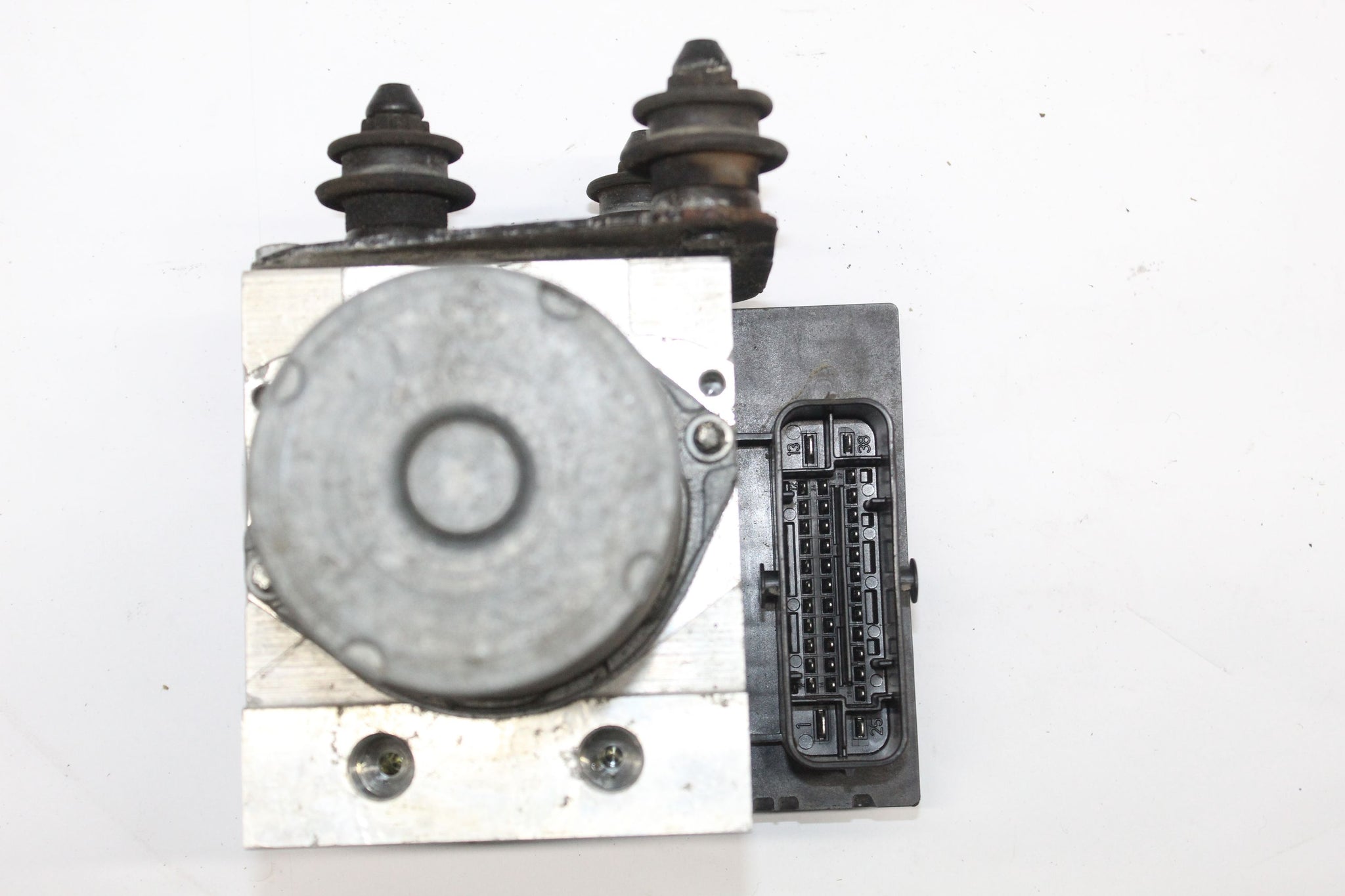 2014 AUDI A5 2.0 ABS pump 8K0907379CN