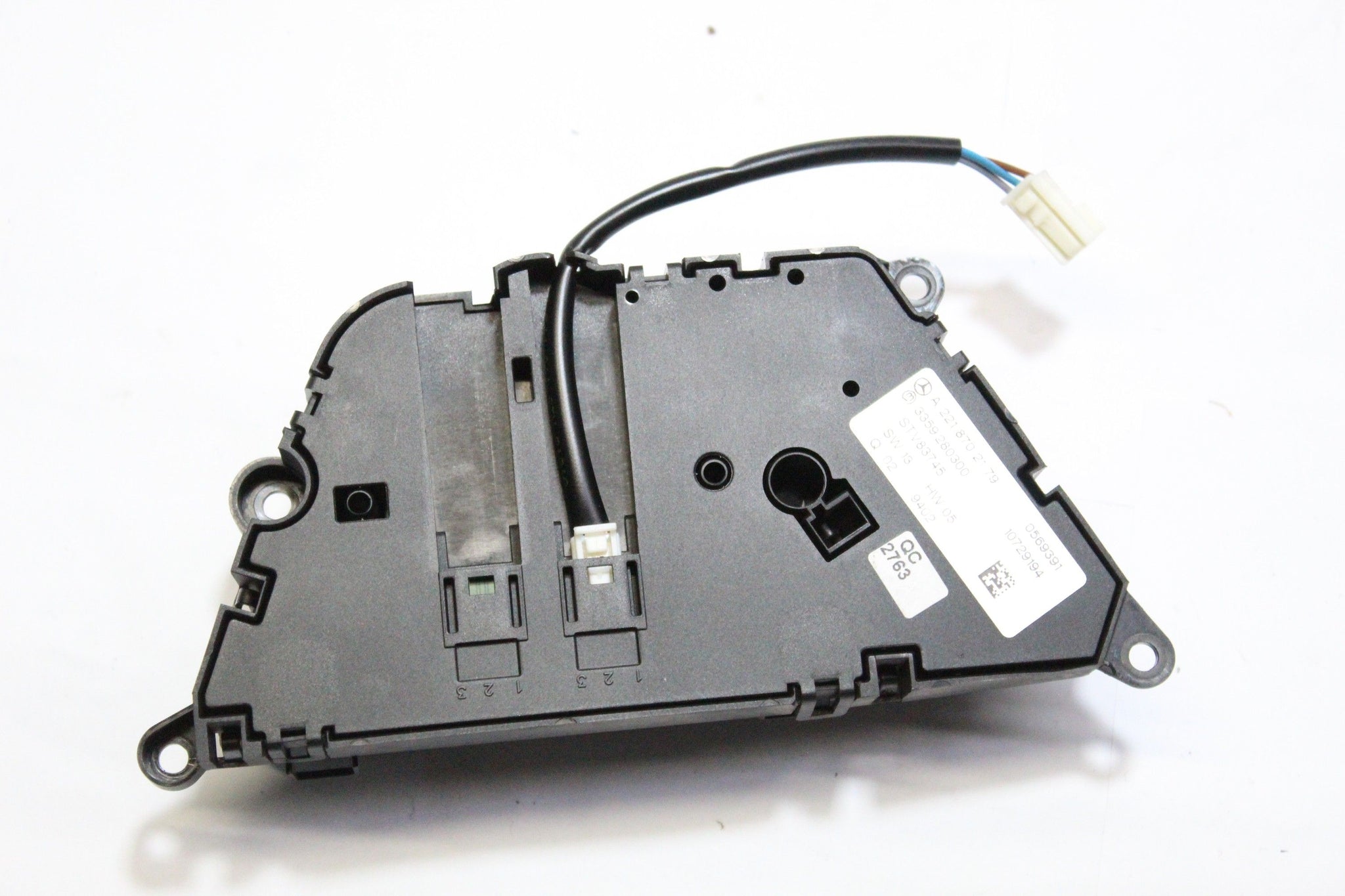2009 MERCEDES S Class W221 Driver side Front Memory Seat Switch A2218702179