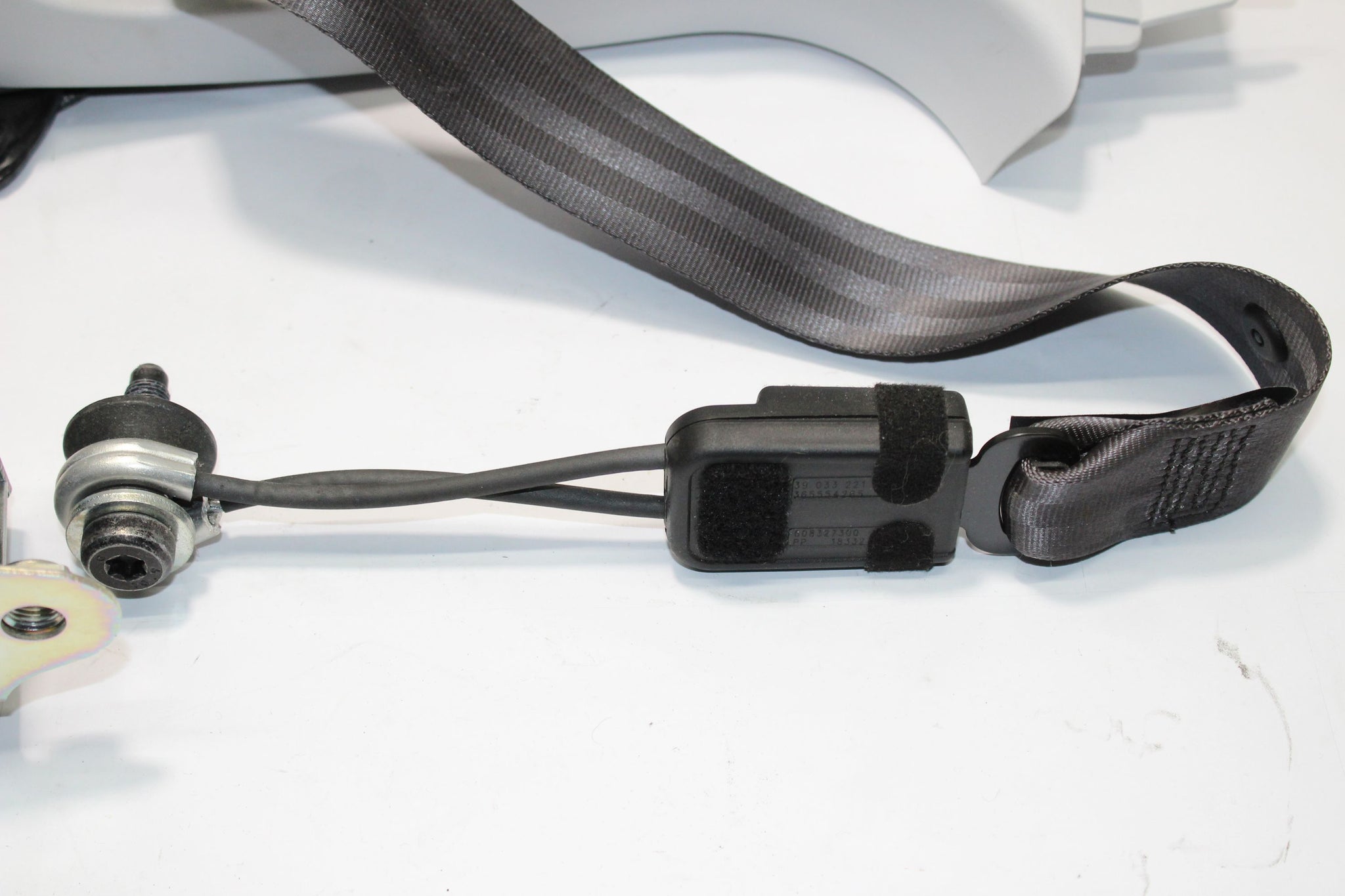 2019 VAUXHALL CORSA E Left side Front Seat Belt 607707500H