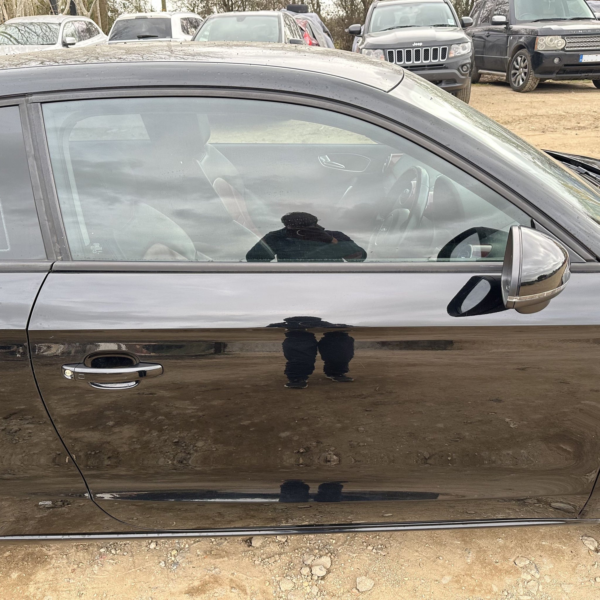 2011 AUDI A1 DRIVER SIDE DOOR