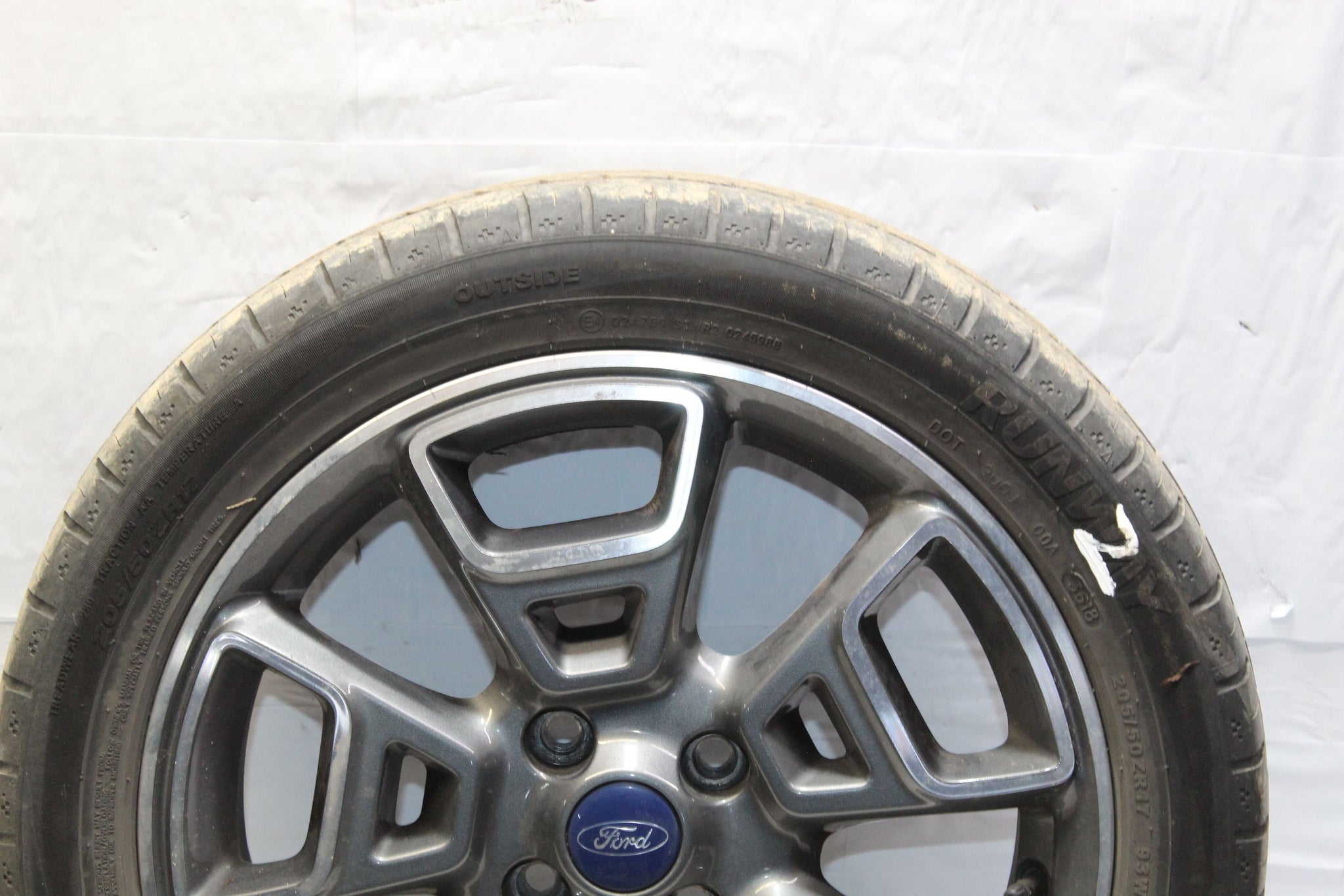 2016 FORD ECOSPORT Alloy Wheel with Tyre 205 / 50 R17 5.1MM