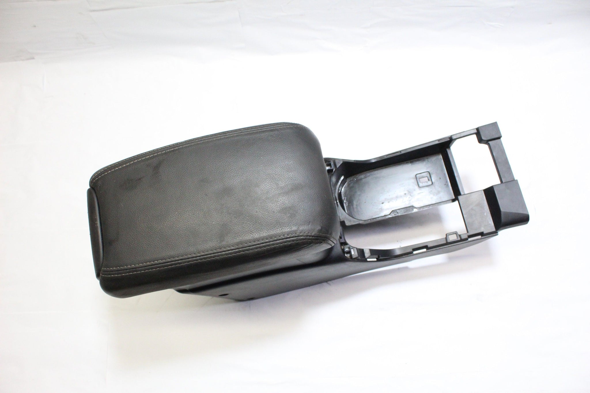 2008 Mitsubishi Outlander Center Console Arm Rest