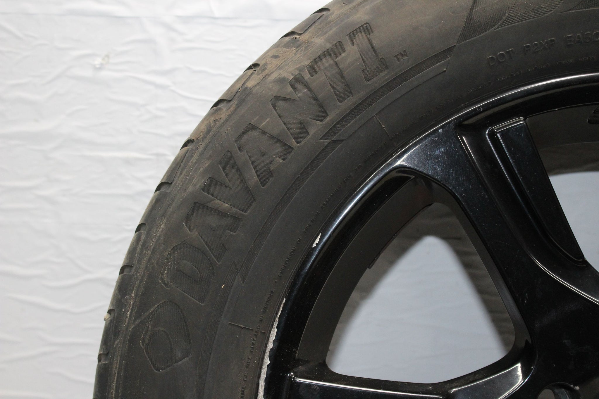 2012 VOLVO XC60 Alloy Wheel with Tyre 235 / 60 R18 3.3MM