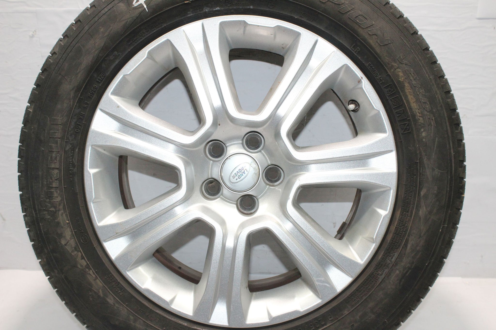 2016 RANGE ROVER EVOQUE Alloy Wheel with Tyre 235 / 60 R18 5.3MM