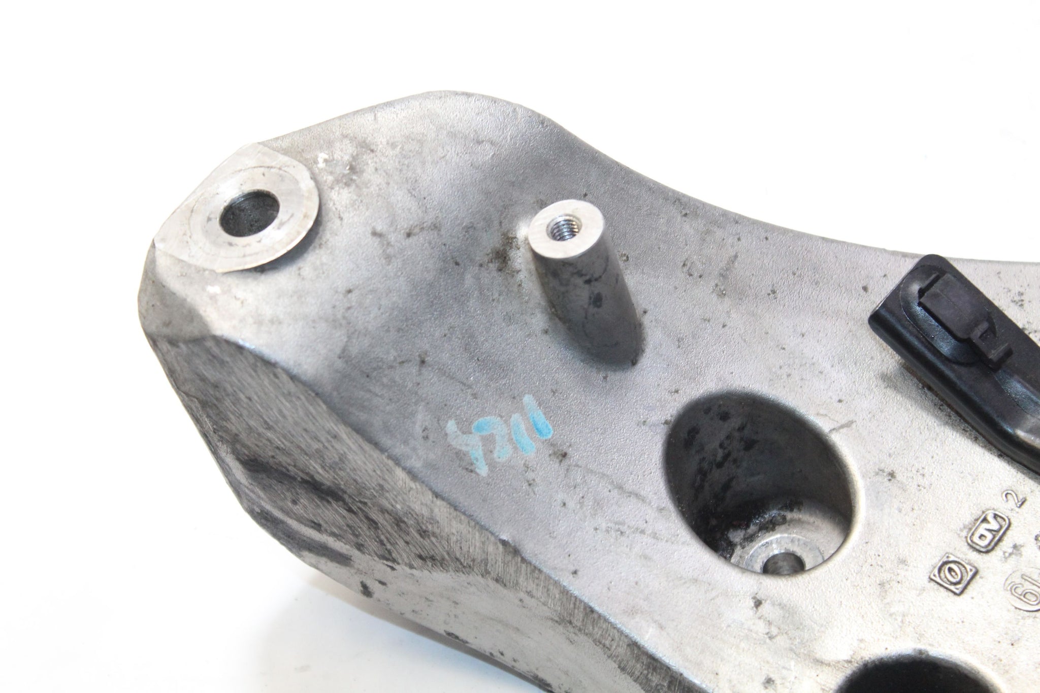 2017 MASERATI GHIBLI 3.0 Right side Front Engine Mount Bracket 670004865