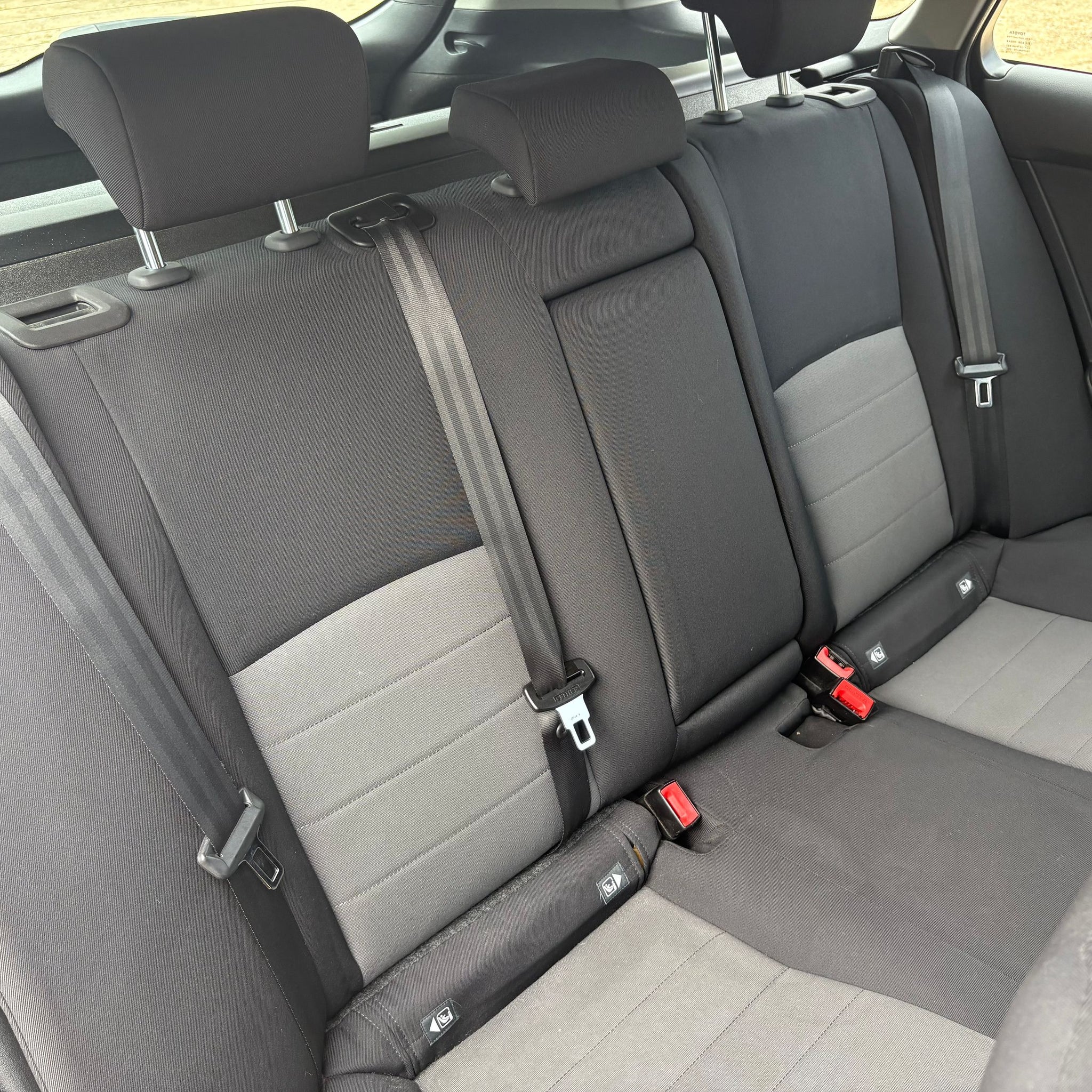 2016 TOYOTA AVENSIS REAR SEATS
