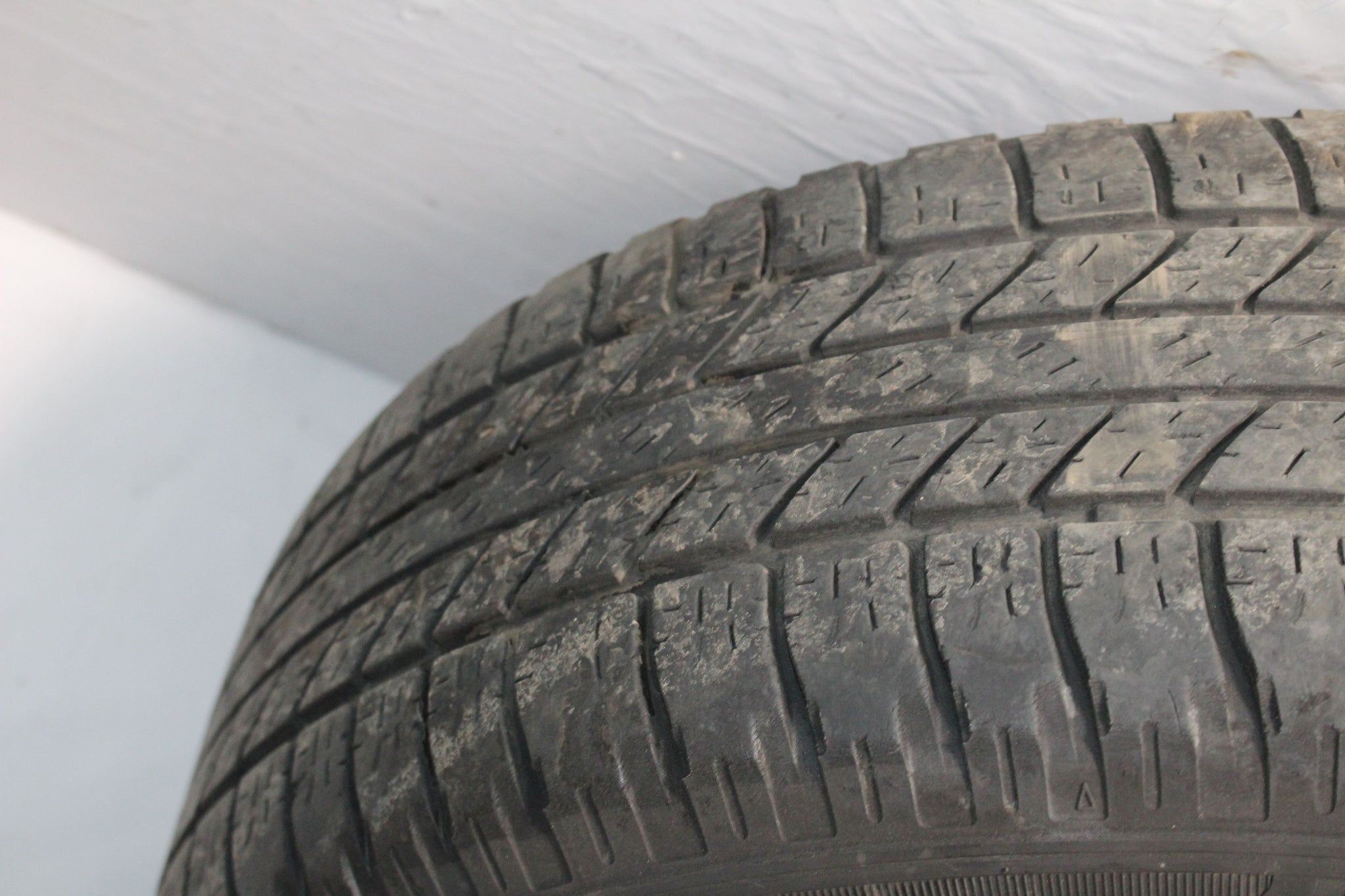 2016 RANGE ROVER EVOQUE Alloy Wheel with Tyre 235 / 60 R18 5.5MM