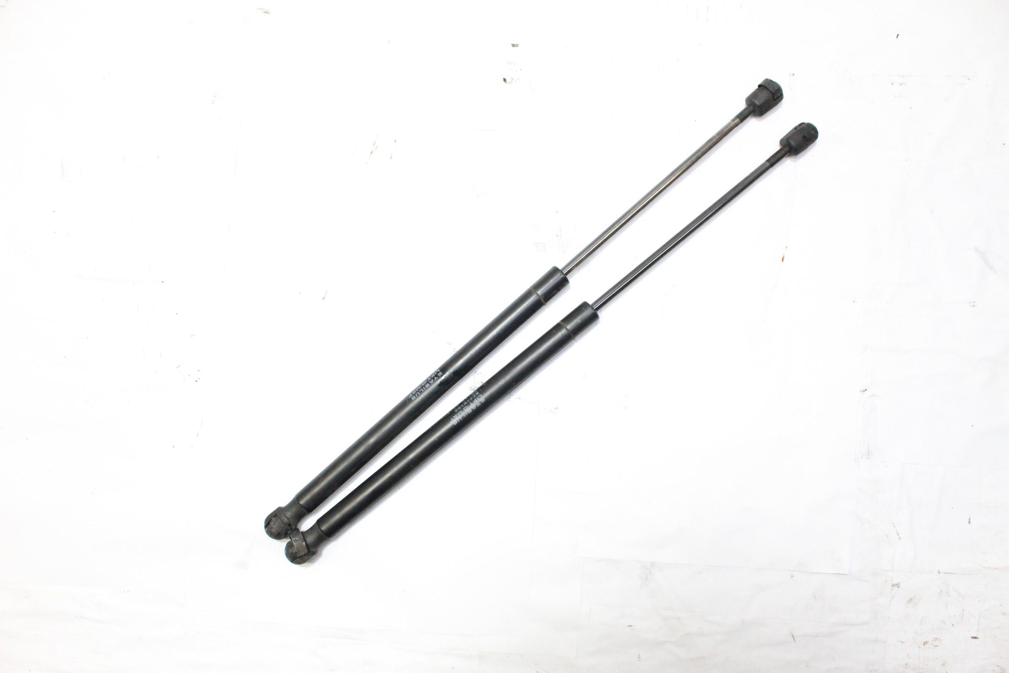2008 Mitsubishi Outlander Rear Tailgate Struts
