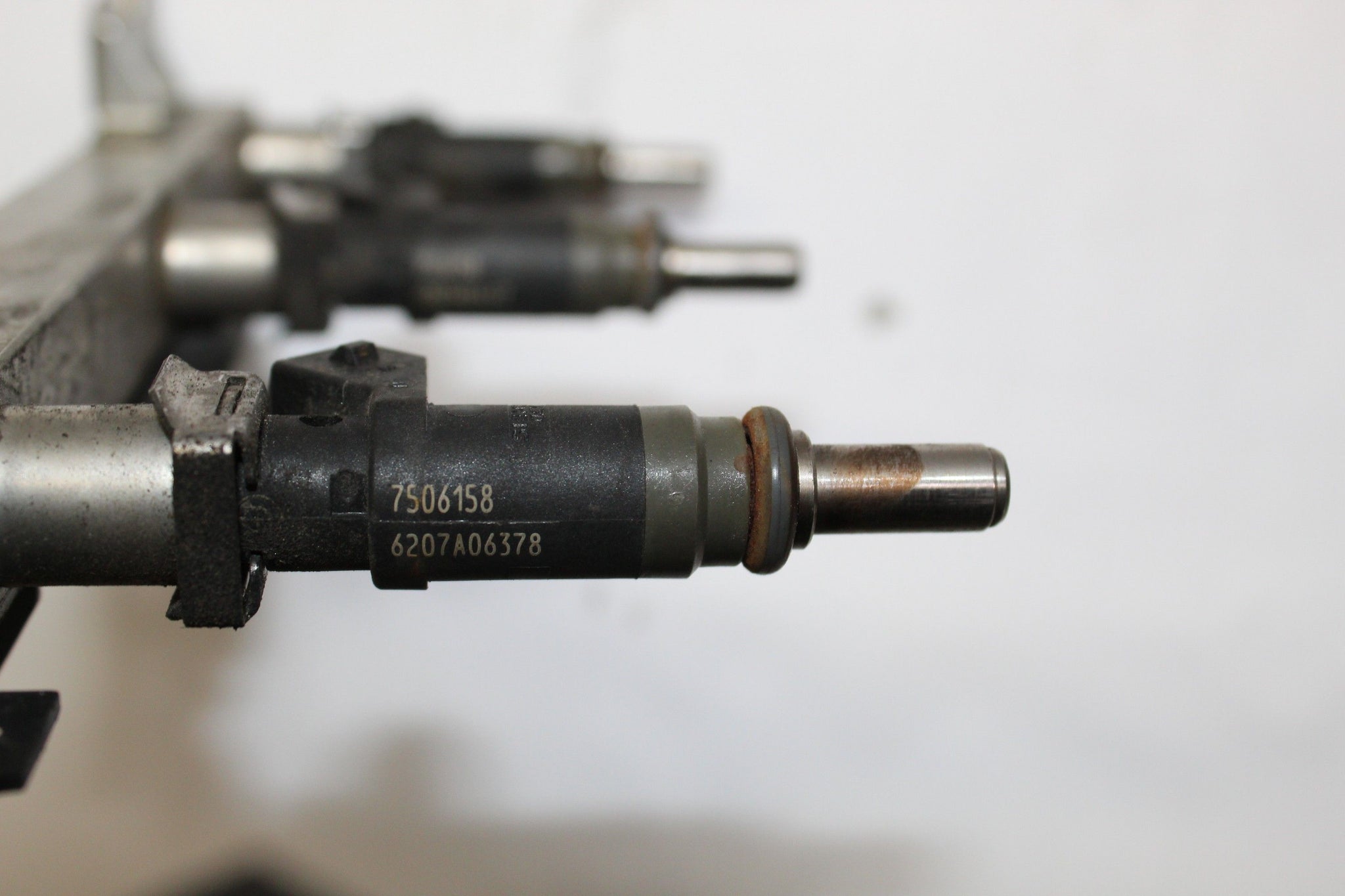 2006 BMW Z4 2.0 Fuel Injector Rail with Injectors