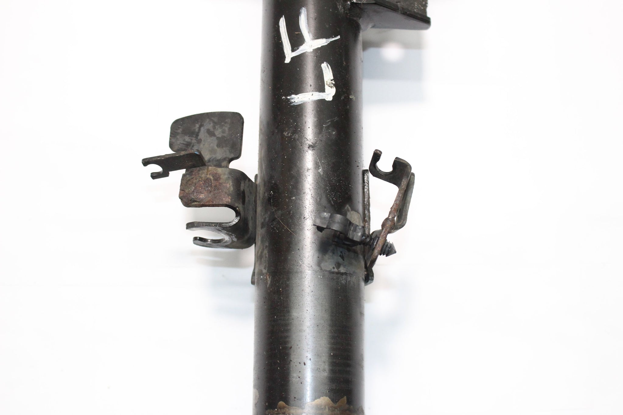 2016 RANGE ROVER EVOQUE  2.0 Left side Front Suspension Leg GJ32-18K001-AA