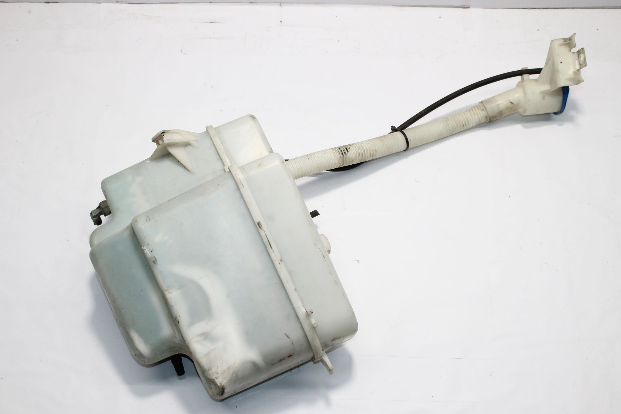 2011 RANGE ROVER VOGUE Windscreen Washer Bottle Pump AH42-17A645-AA