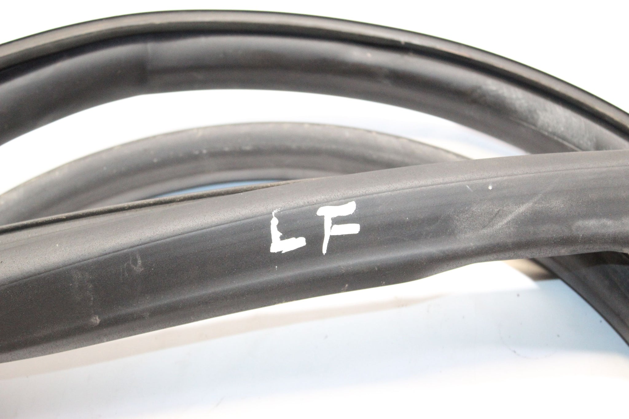 2017 MASERATI GHIBLI Left side Front Door Seal Rubber