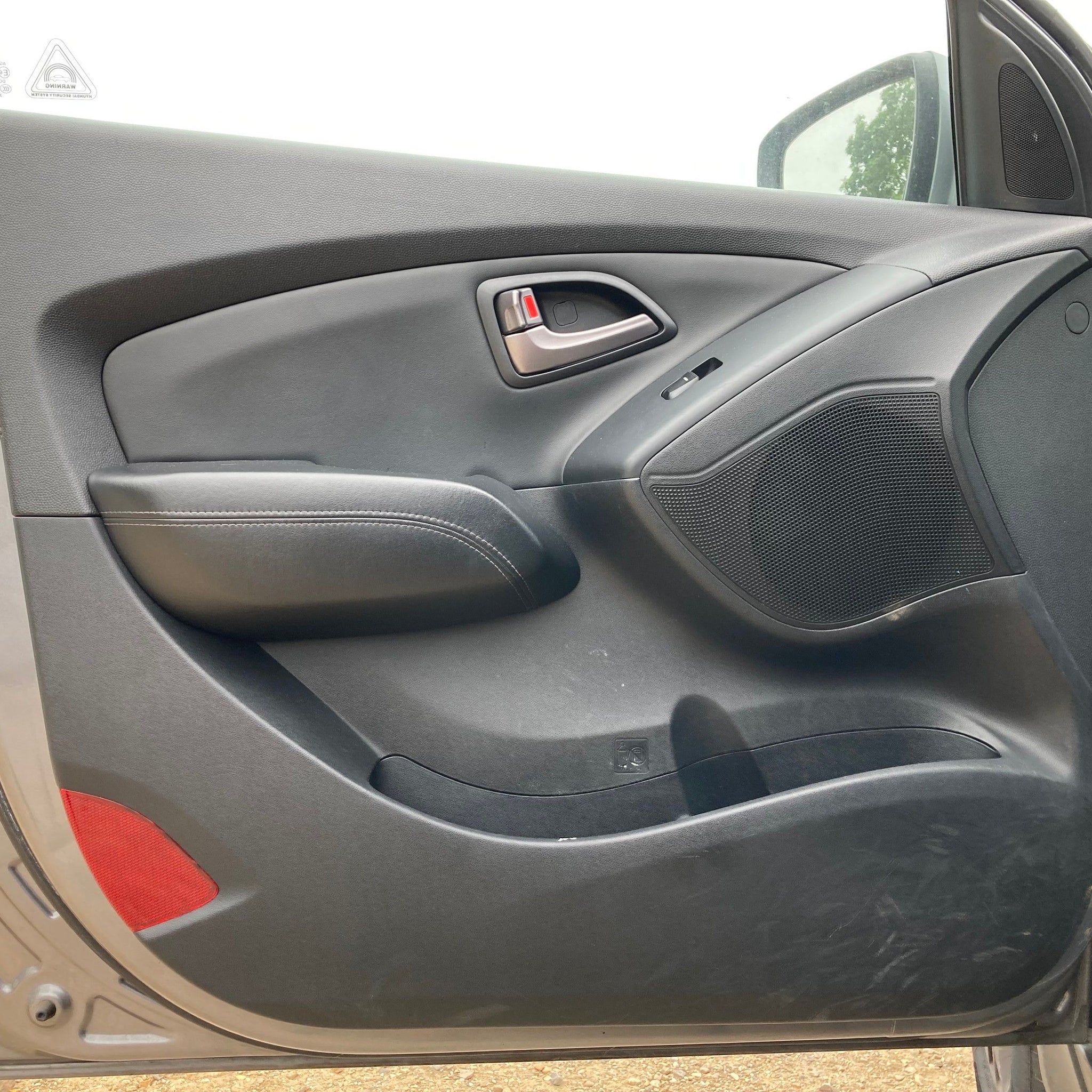2013 HYUNDAI IX35 Passenger side Front Complete Door GREY