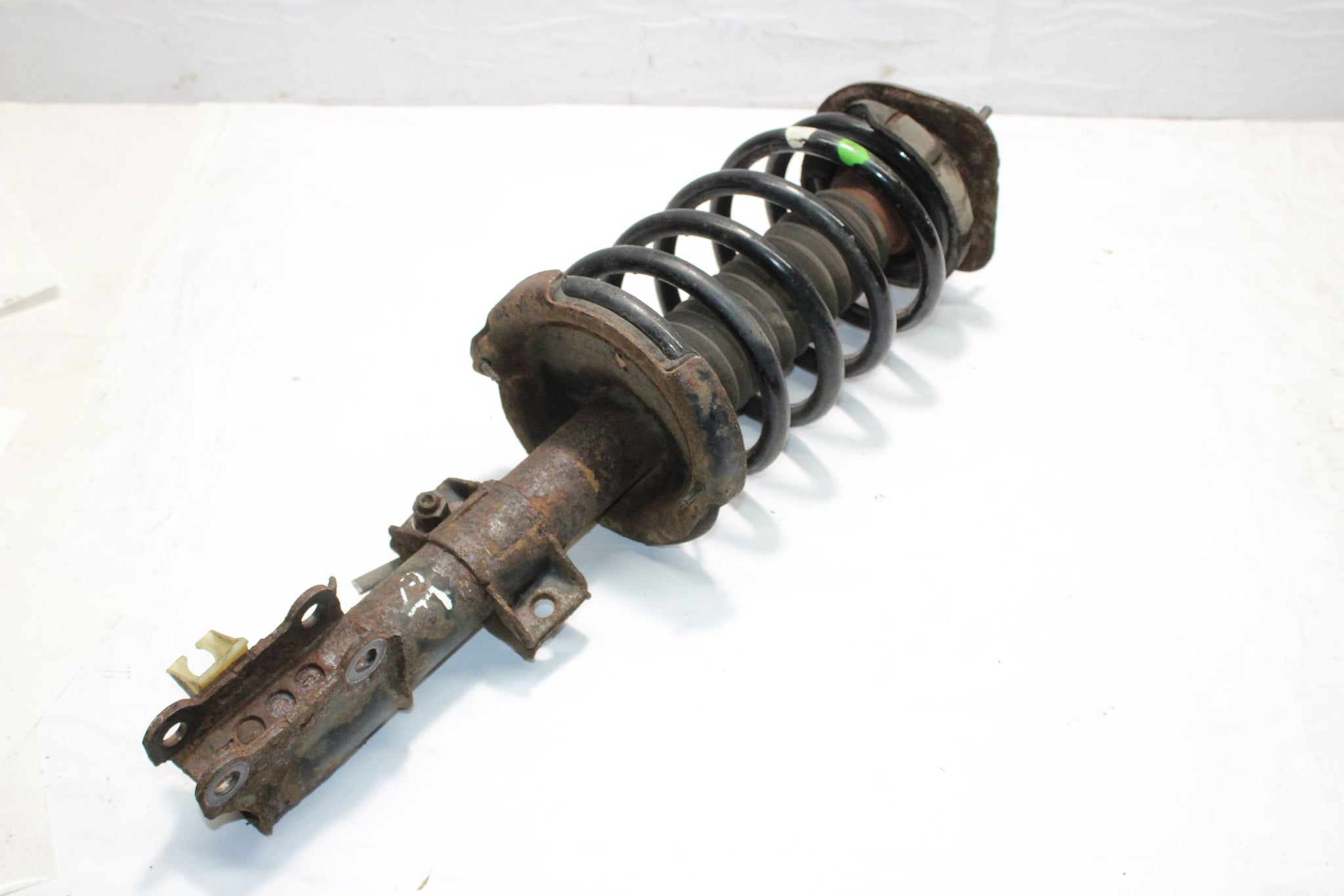 2010 VOLVO XC90 2.4 Right side Front Suspension Leg