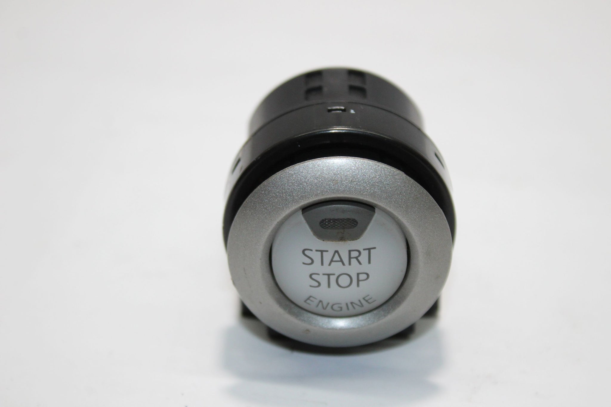 2016 NISSAN JUKE F15 1.5 Engine Start Stop Button 2009DJ2357