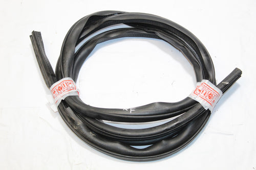 2012 MITSUBISHI OUTLANDER Right side Front Door Seal Rubber