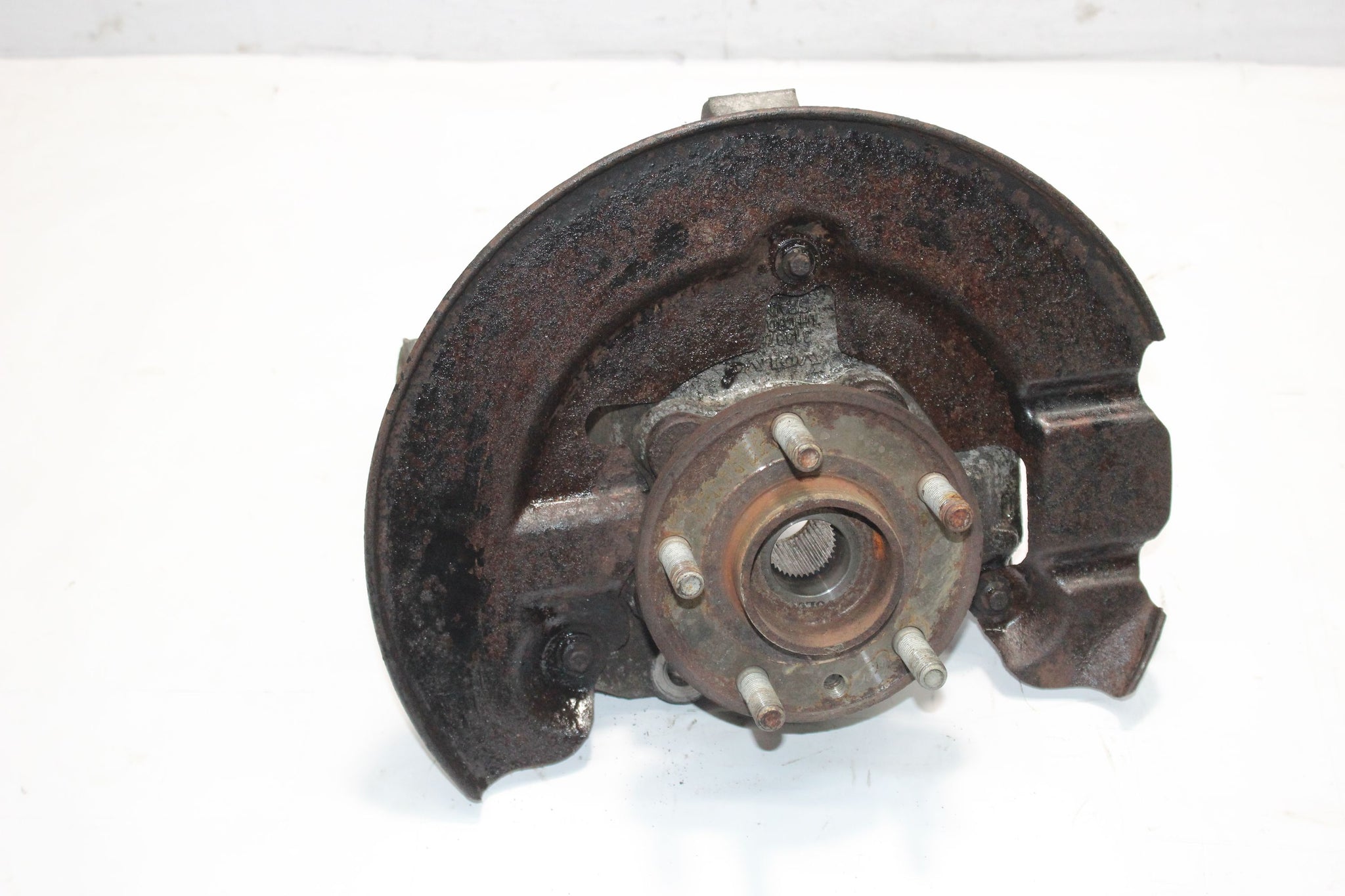 2013 VOLVO V40 2.0 AUTO LEFT SIDE FRONT HUB