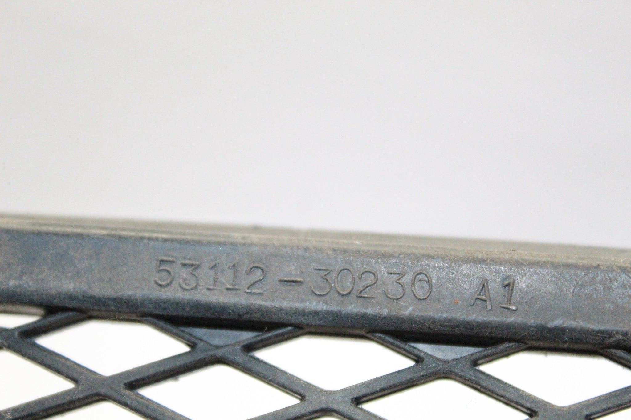 2007 LEXUS GS300 FRONT BUMPER LOWER GRILL 53112-30230