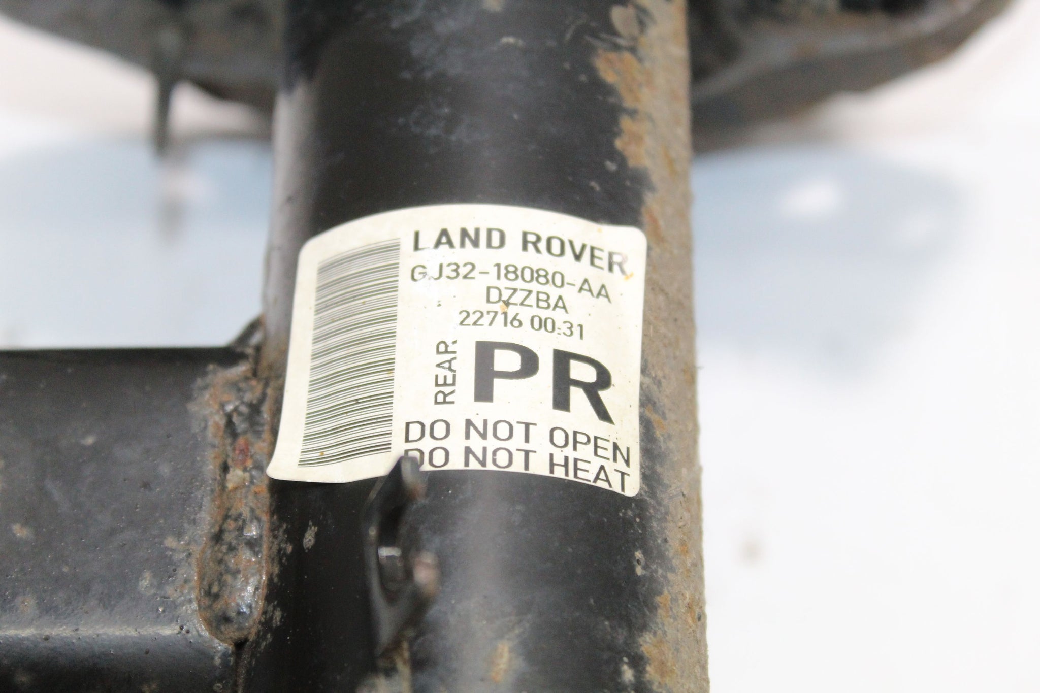 2016 RANGE ROVER EVOQUE 2.0 Right side Rear Suspension Leg GJ32-18080-AA