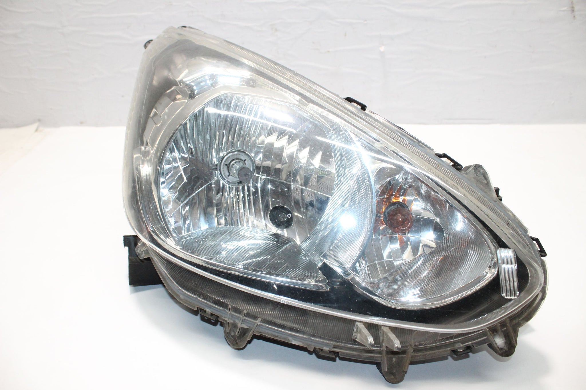 2013 MITSUBISHI MIRAGE Right side Front Headlight