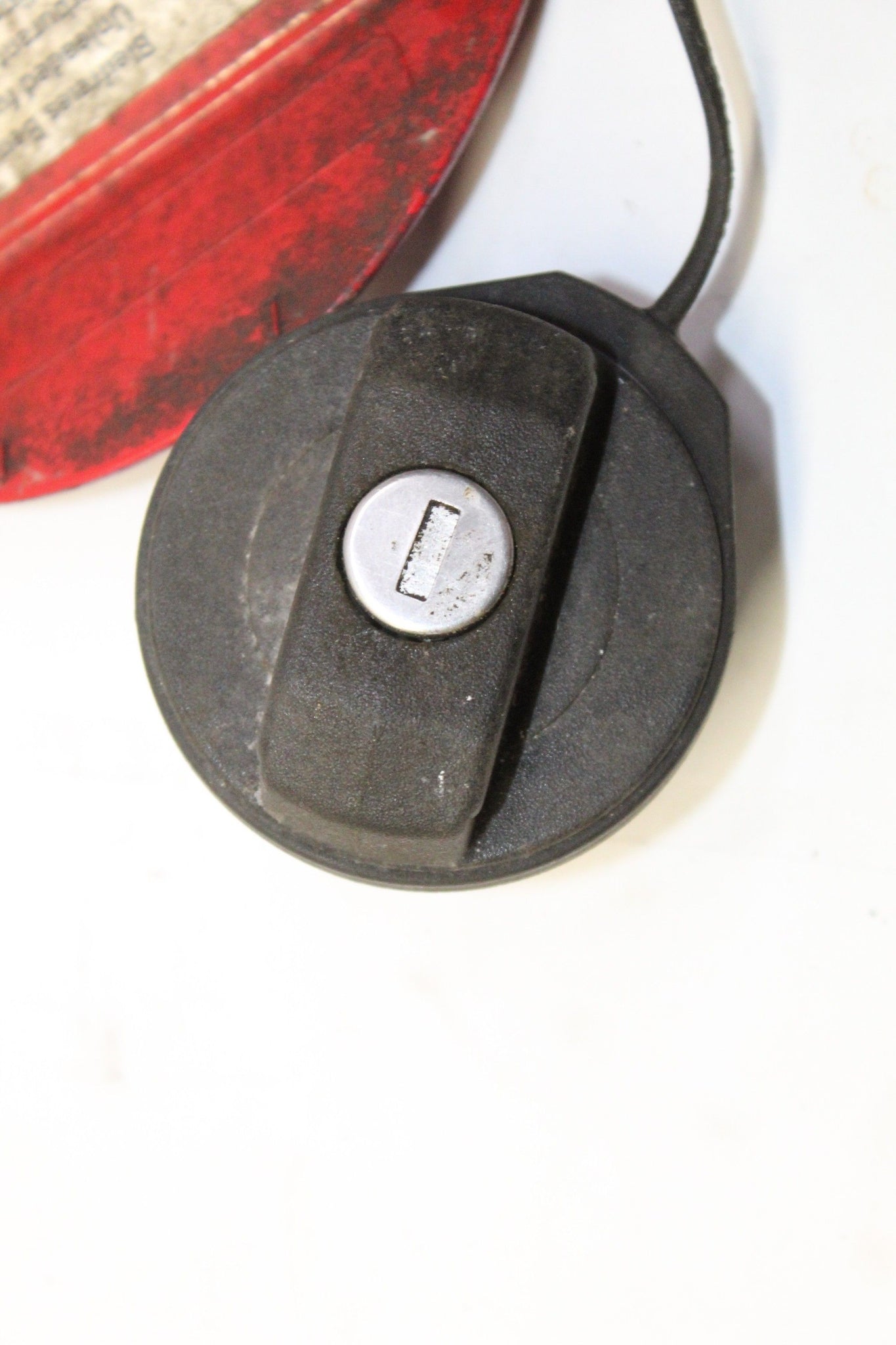 2015 SEAT IBIZA Fuel Filler Flap Cover and Cap 1H0010092