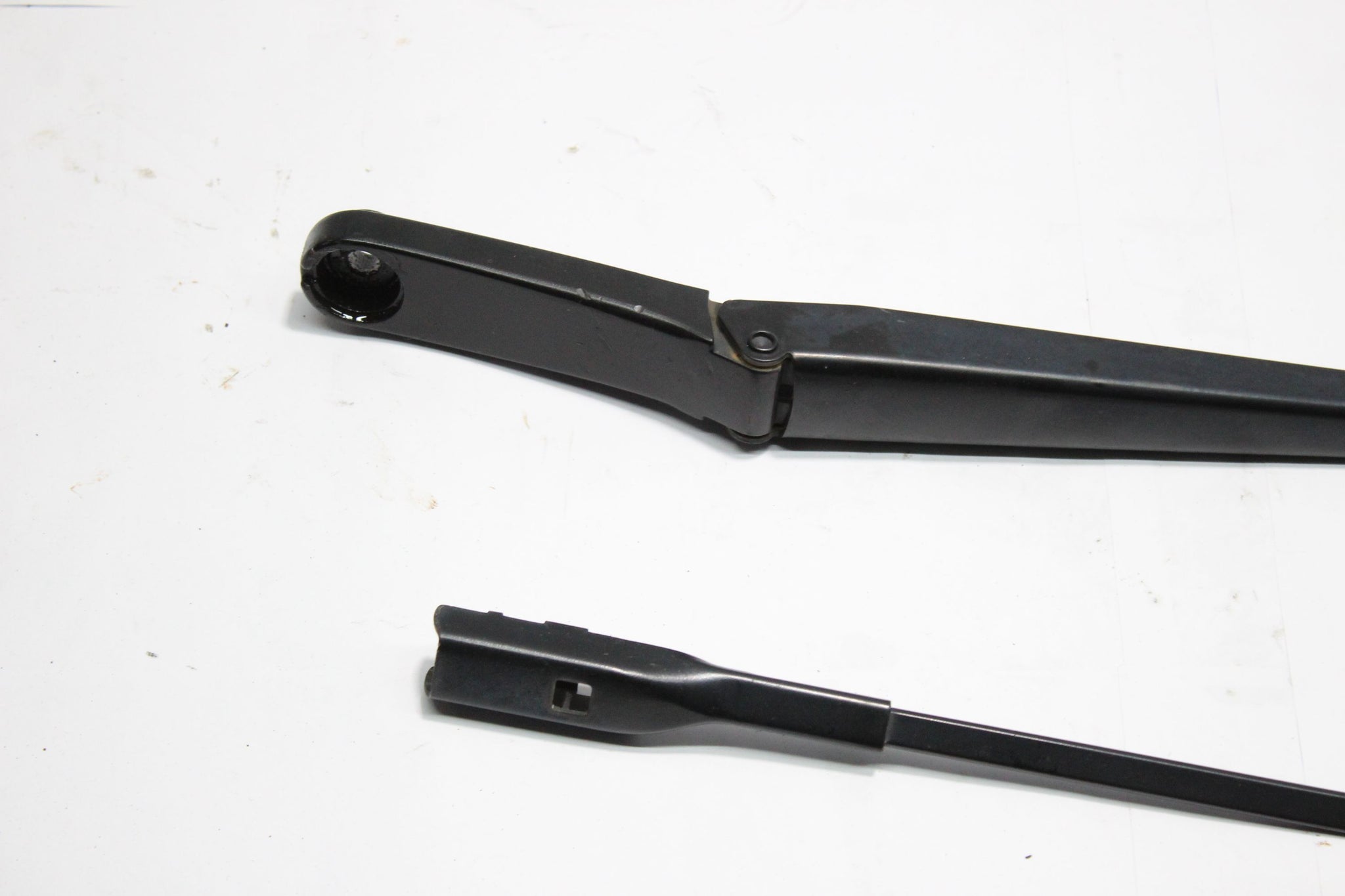 2011 AUDI A1 Wiper Arm Pair 8X2955408 8X2955407
