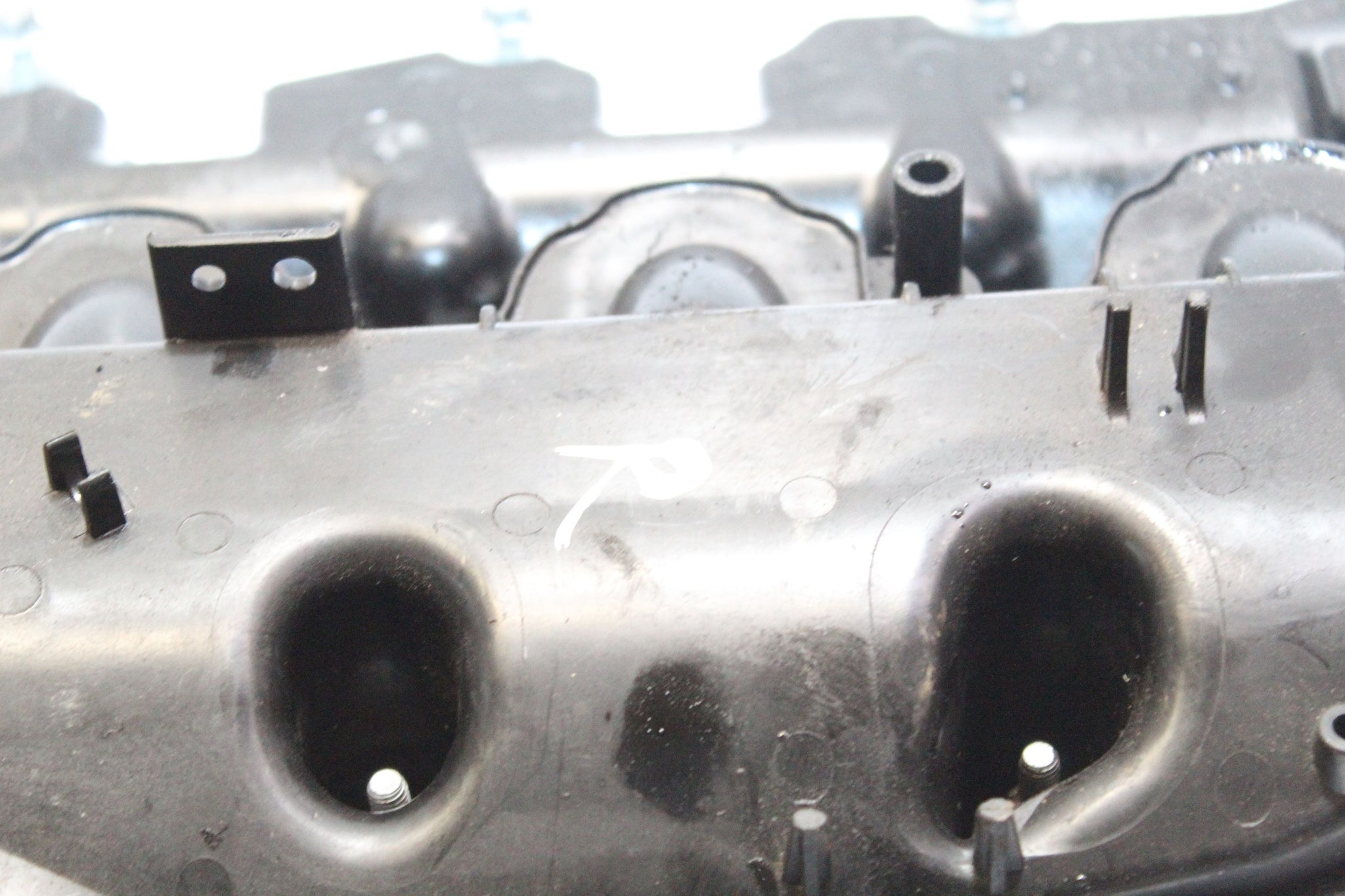 2010 LAND ROVER DISCOVERY 4 3.0 Right Rocker Cover 9X2Q-9424-FK