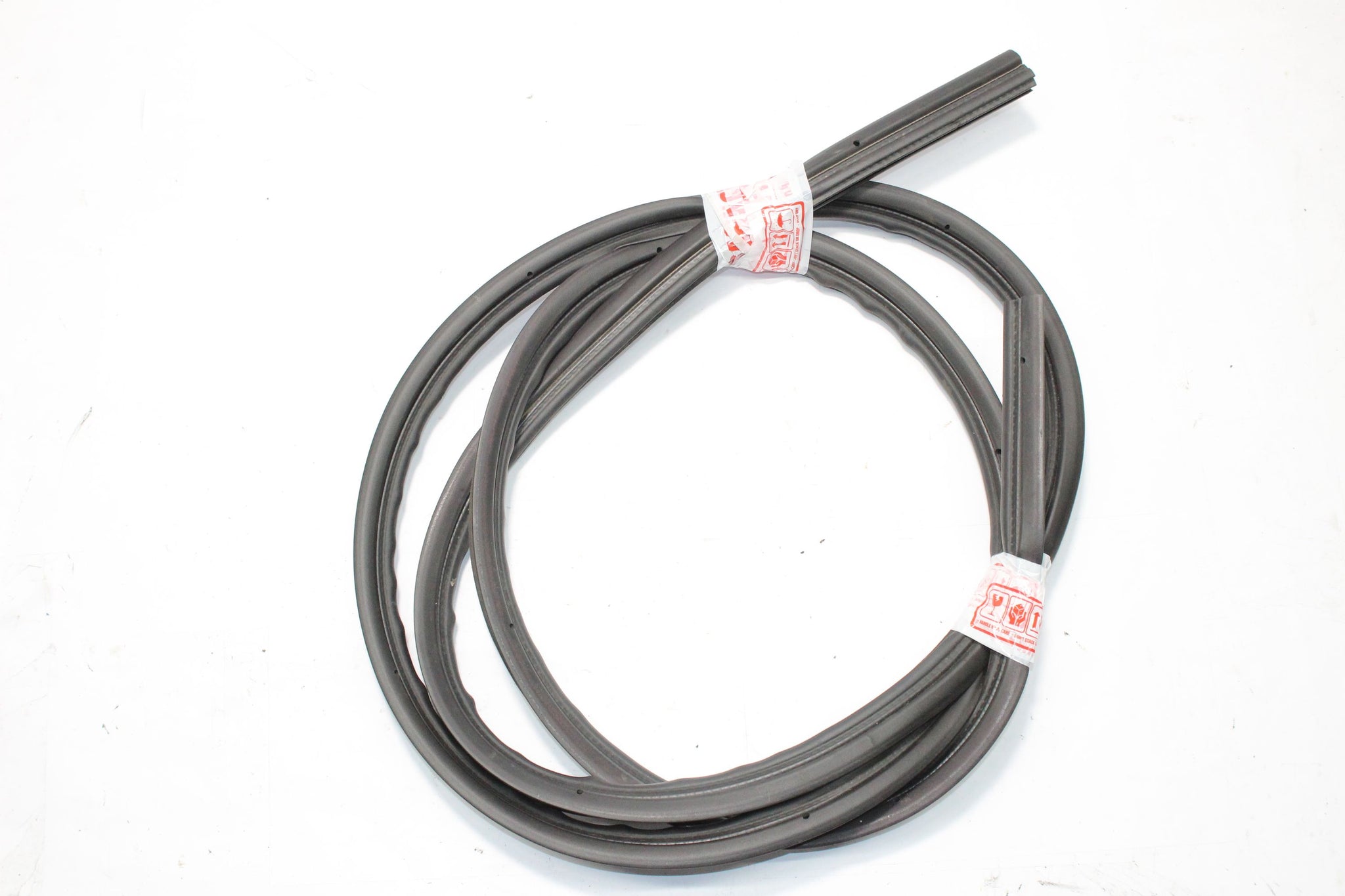 2013 SUZUKI SX4 S-CROSS TAILGATE RUBBER SEAL