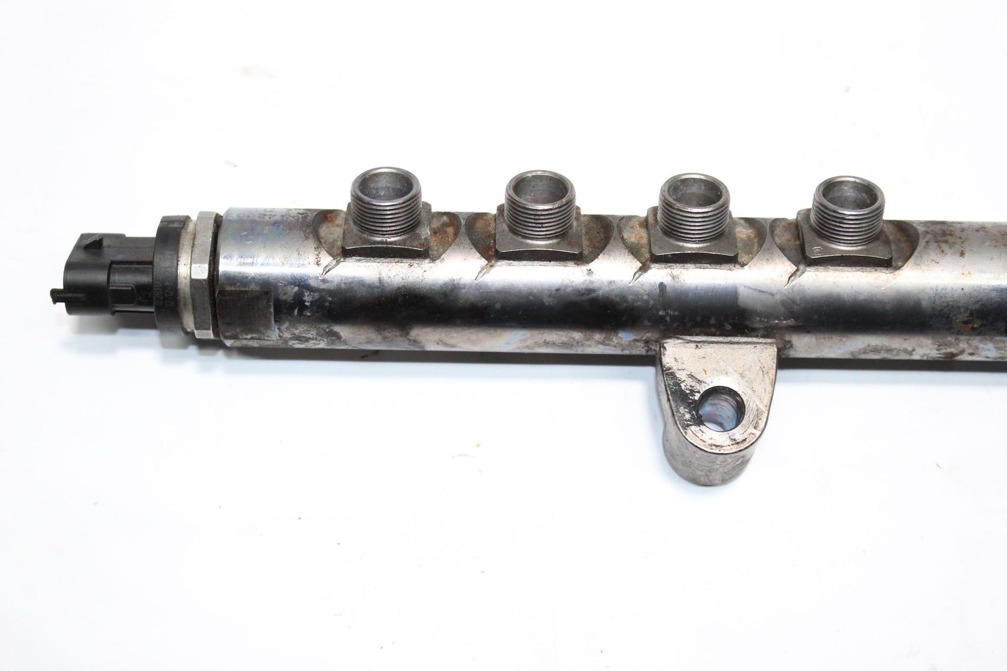 2013 VOLVO V40 2.0 Diesel Fuel Injector Rail 30777759