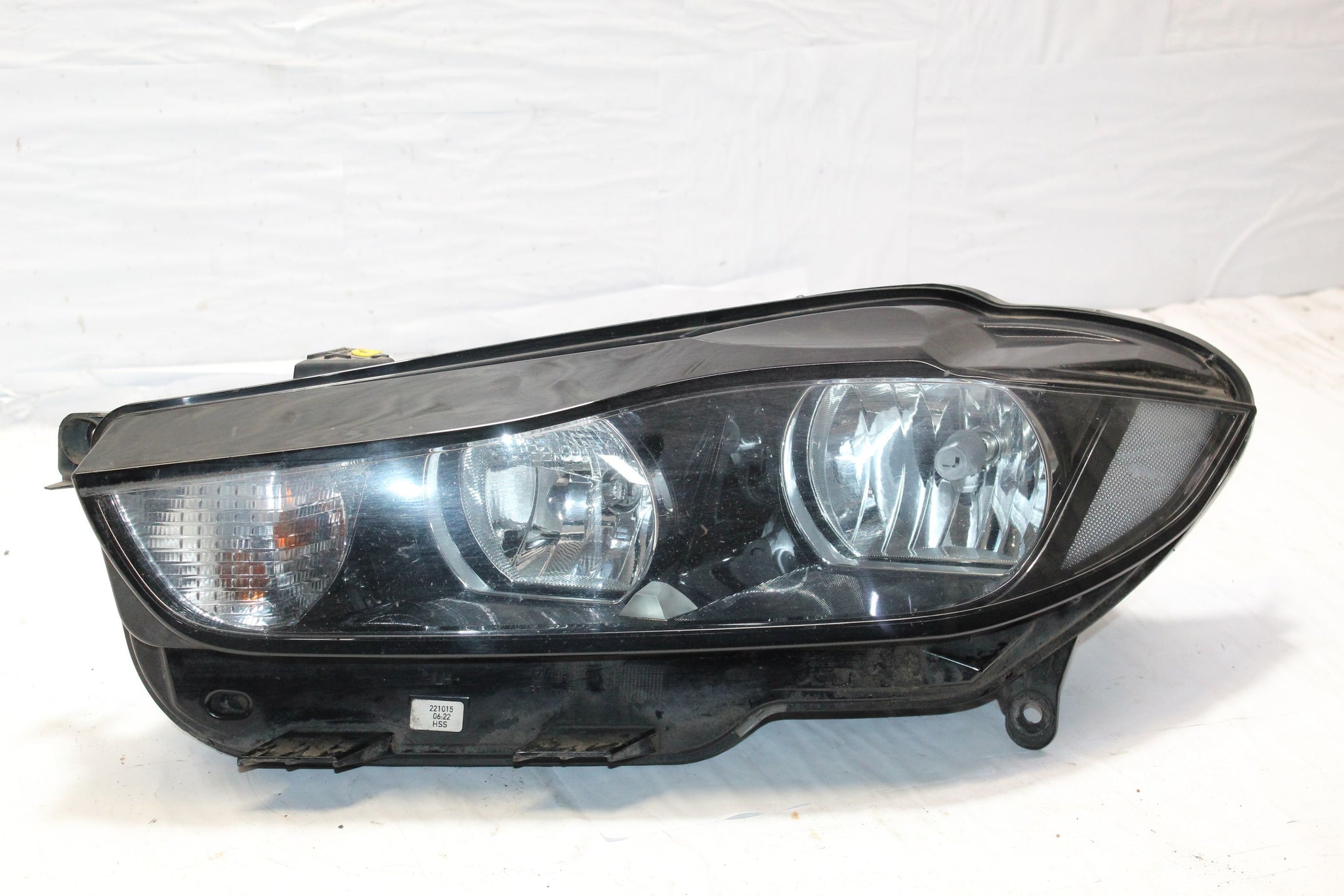 2015 JAGUAR XE Left side Front Headlight GX73-13W030-GE