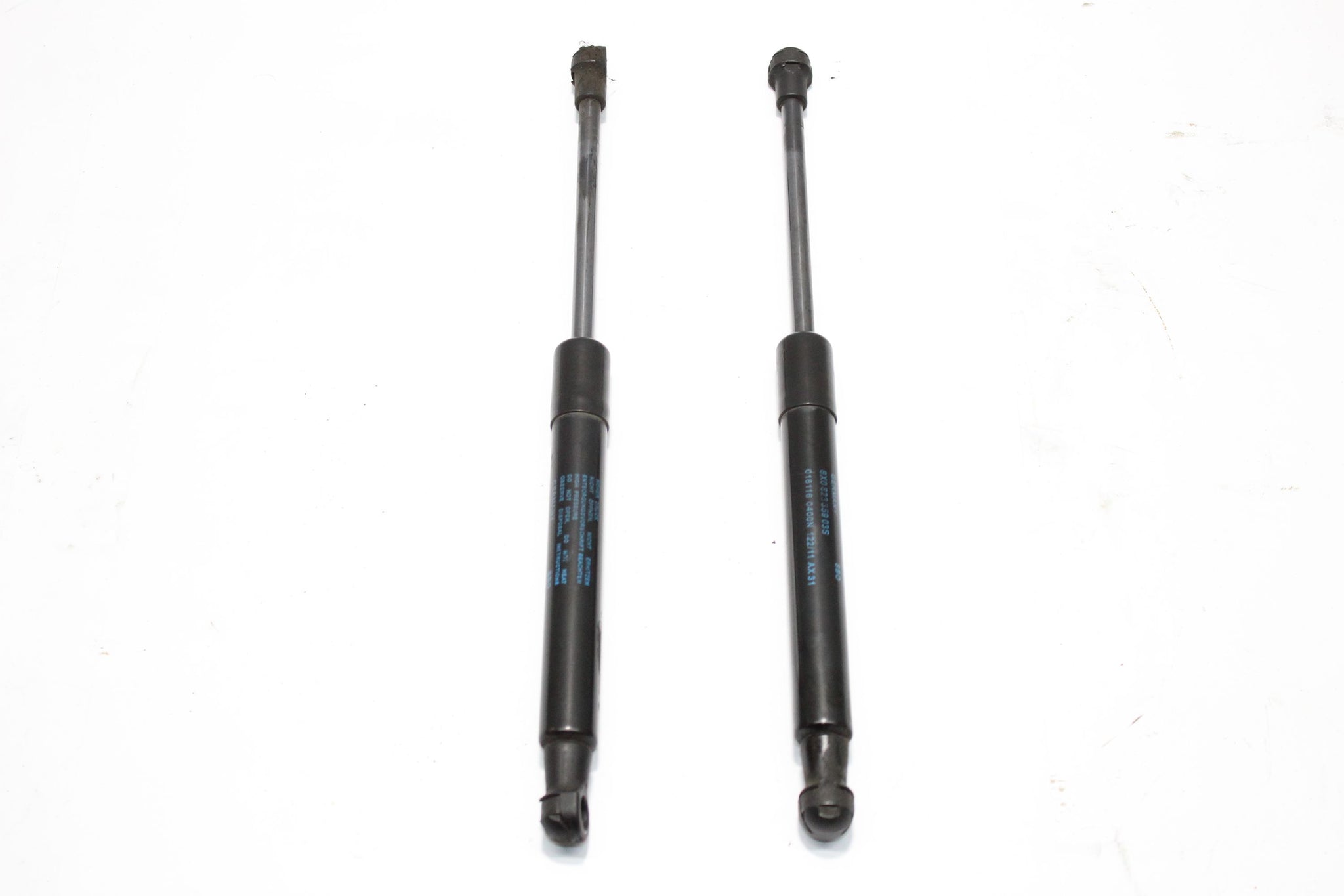2011 AUDI A1 Tailgate Strut Pair 8X082335903s