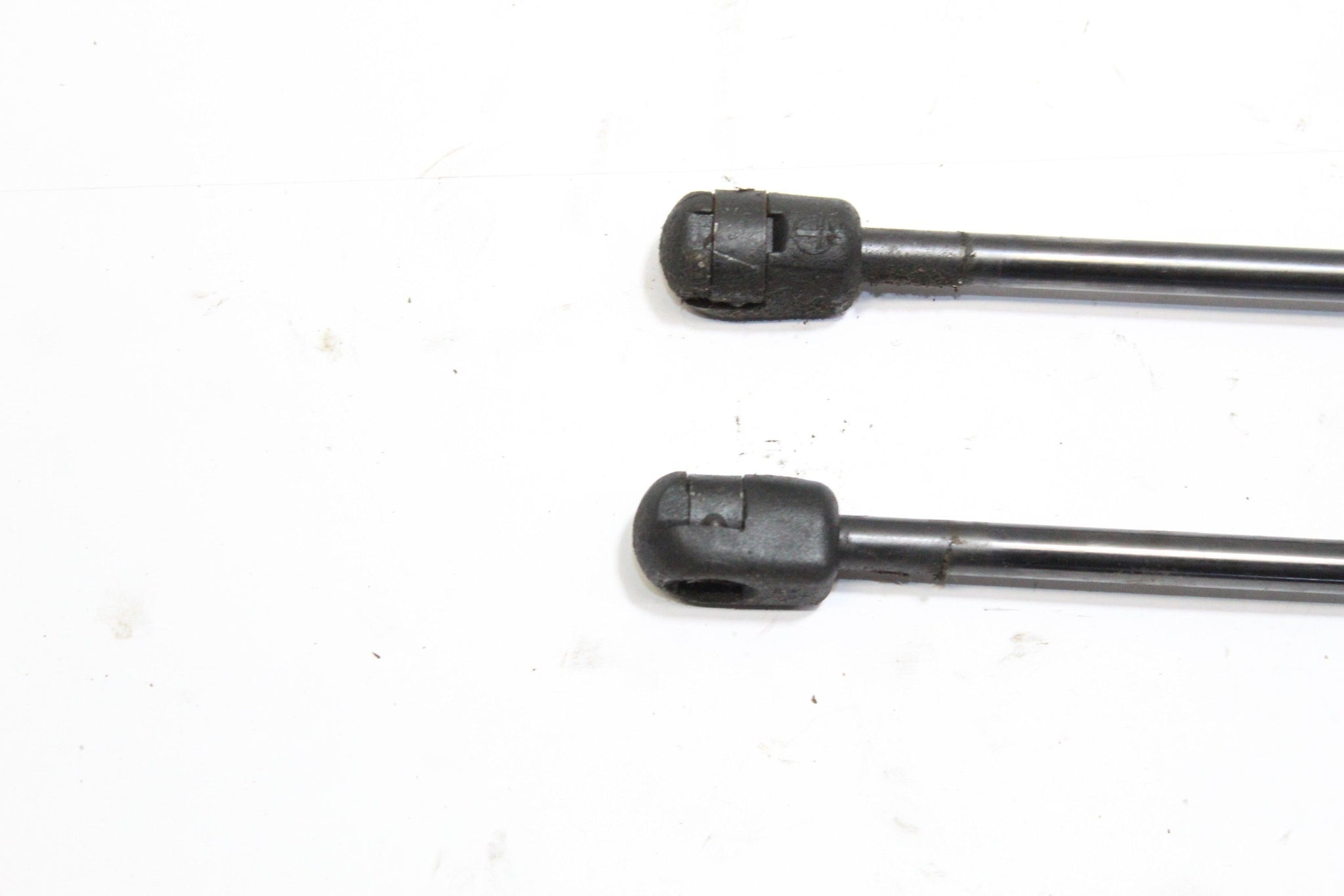 Volvo XC90 Bonnet Struts 2010