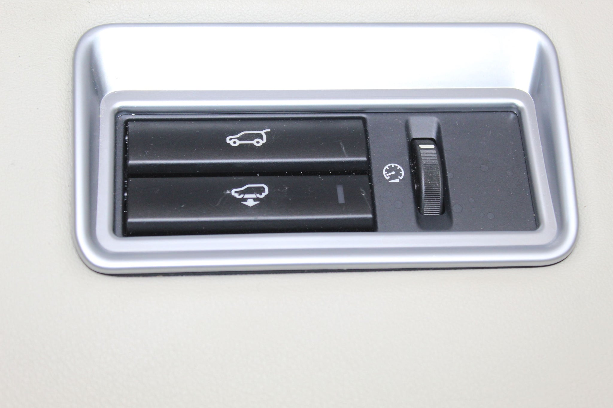 2014 RANGE ROVER VOGUE L405 Right side Dashboard Knee Panel LRAT462304