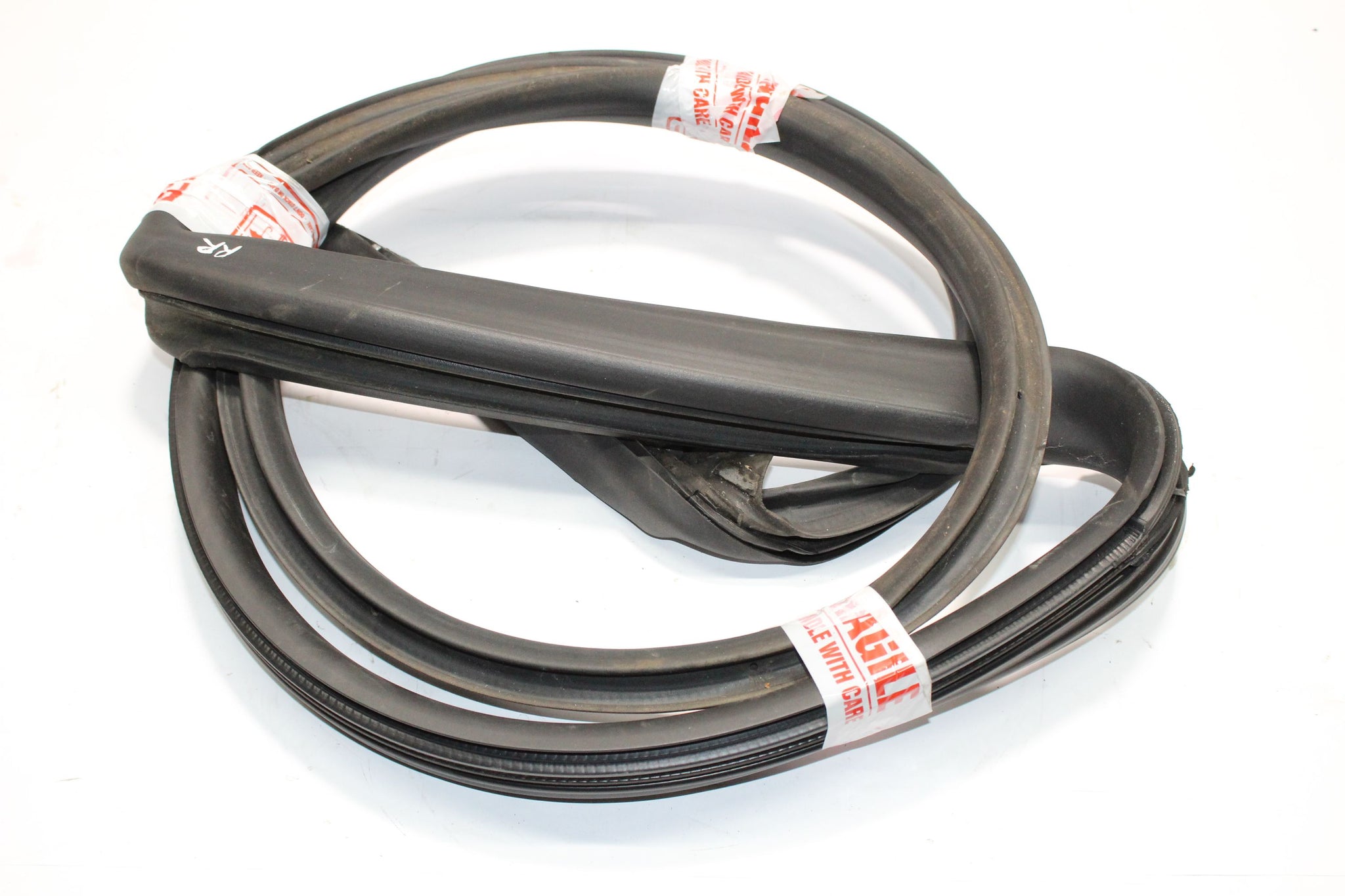 2016 MASERATI GHIBLI Right side Rear Door Seal Rubber