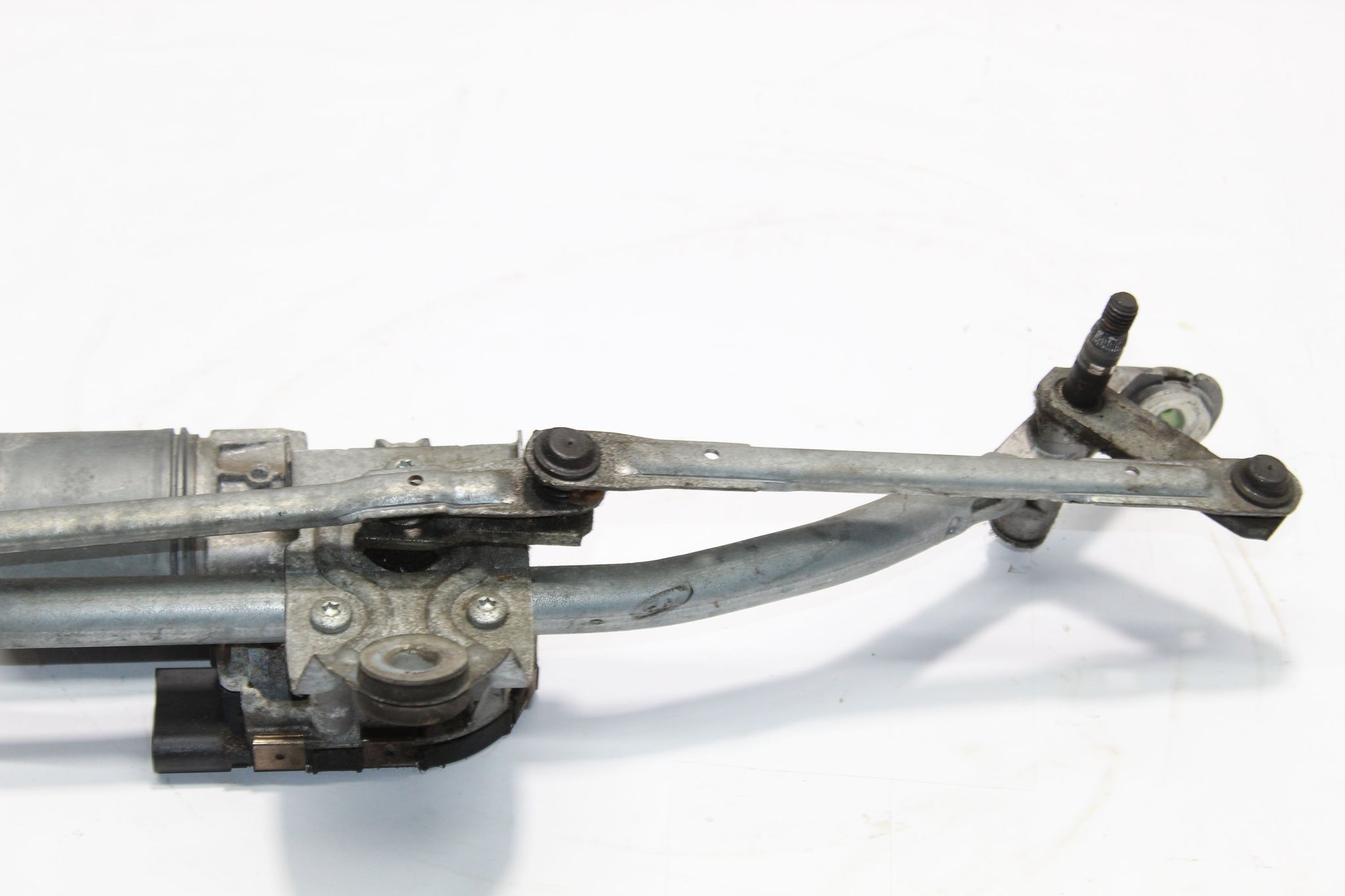 2012 BMW X3 F25 Front Wiper Motor Linkage 7213290