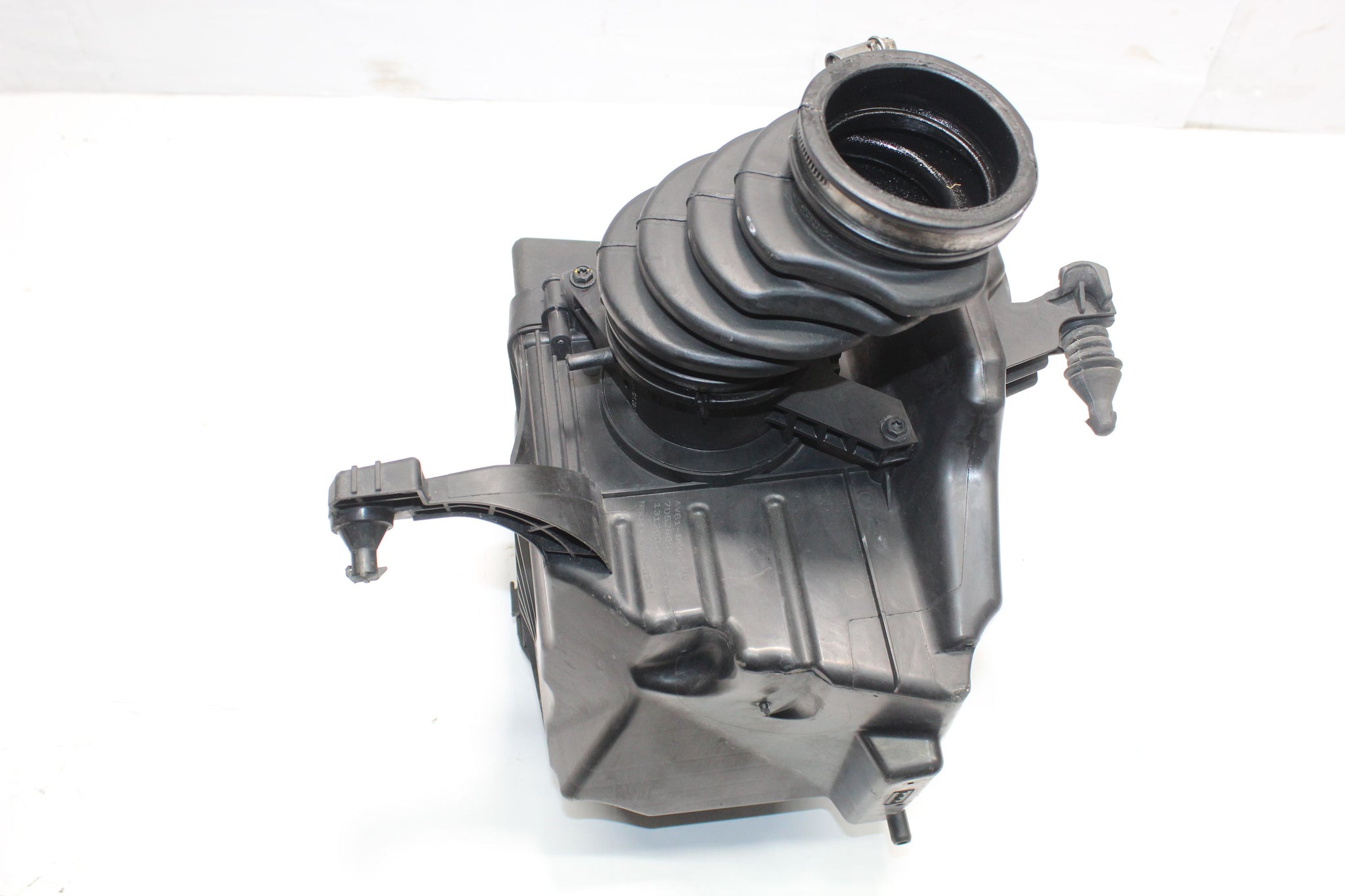 2015 VOLVO V40 1.6 Air Filter Box MAF Sensor AV61-9600