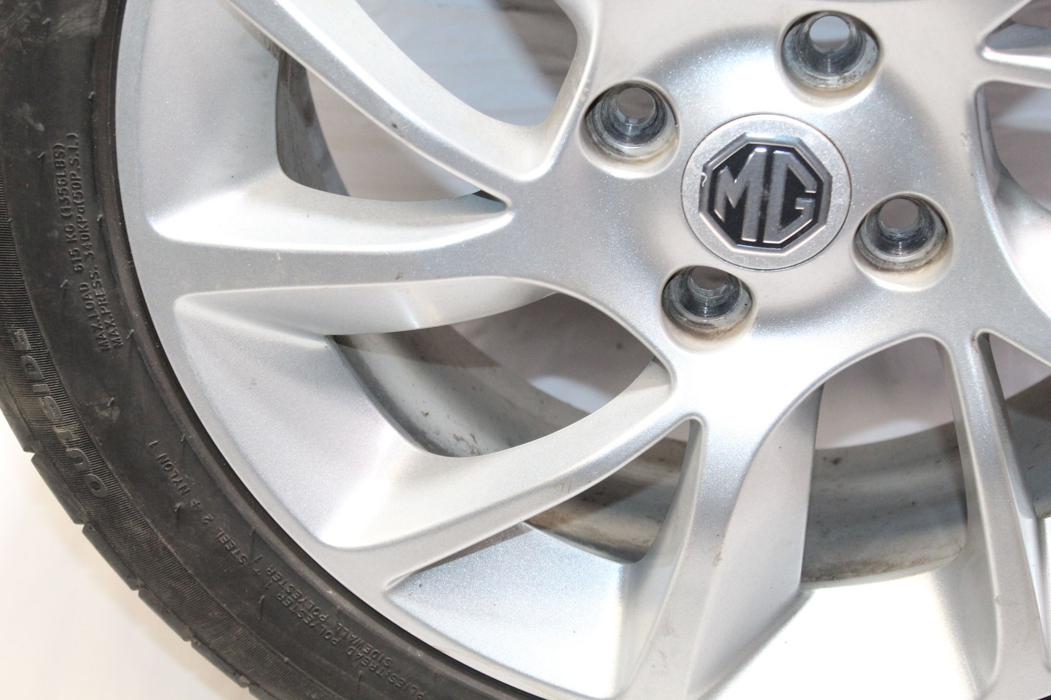 2014 MG MG3  Alloy Wheel with Tyre 195 / 55 R16 3.3MM