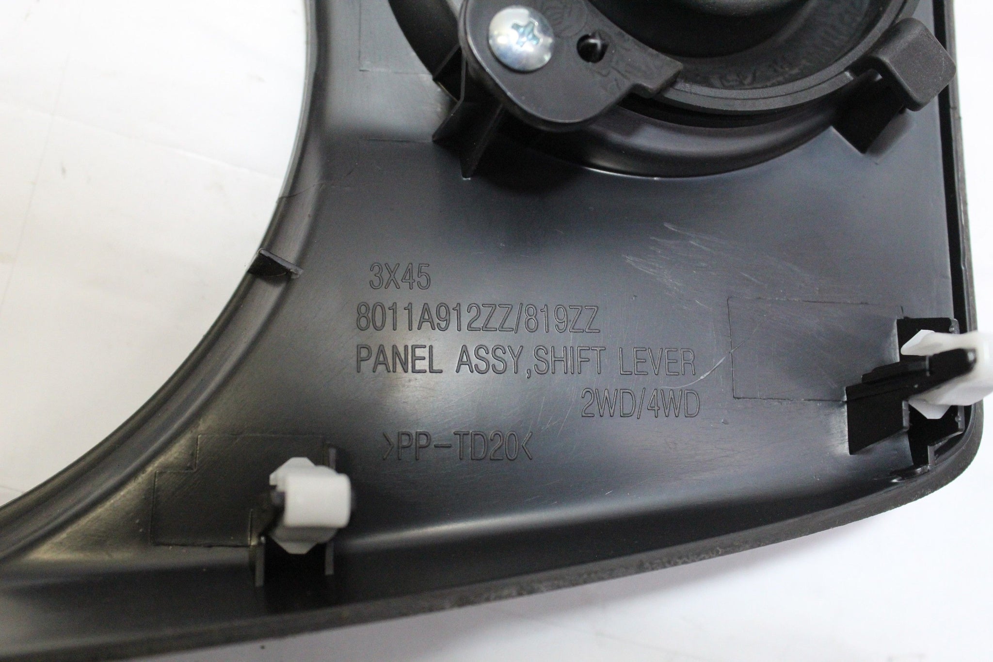 2015 MITSUBISHI ASX Centre Console Gear Surround 8011A912