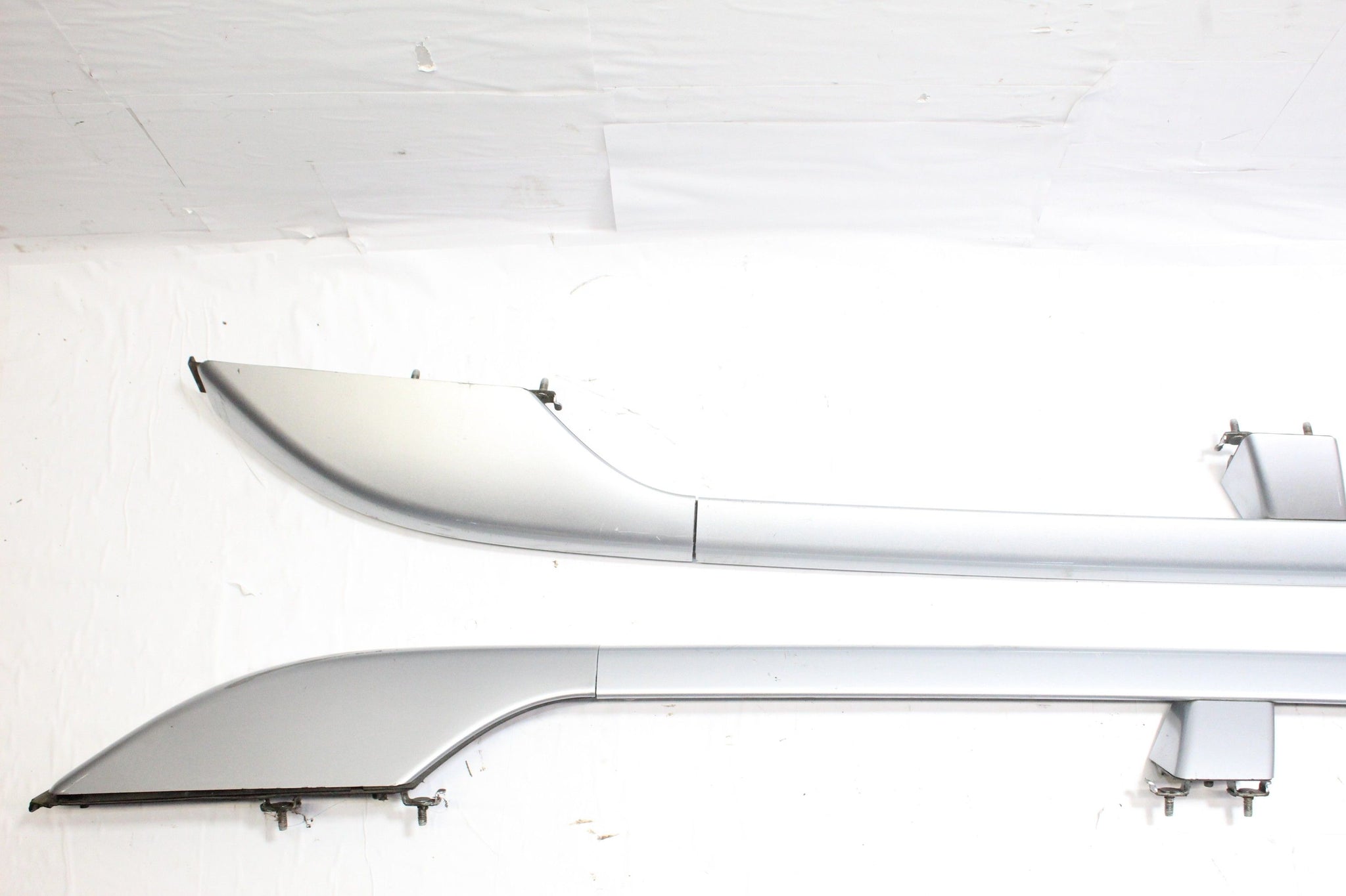 2008 Mitsubishi Outlander Roof Rails Pair