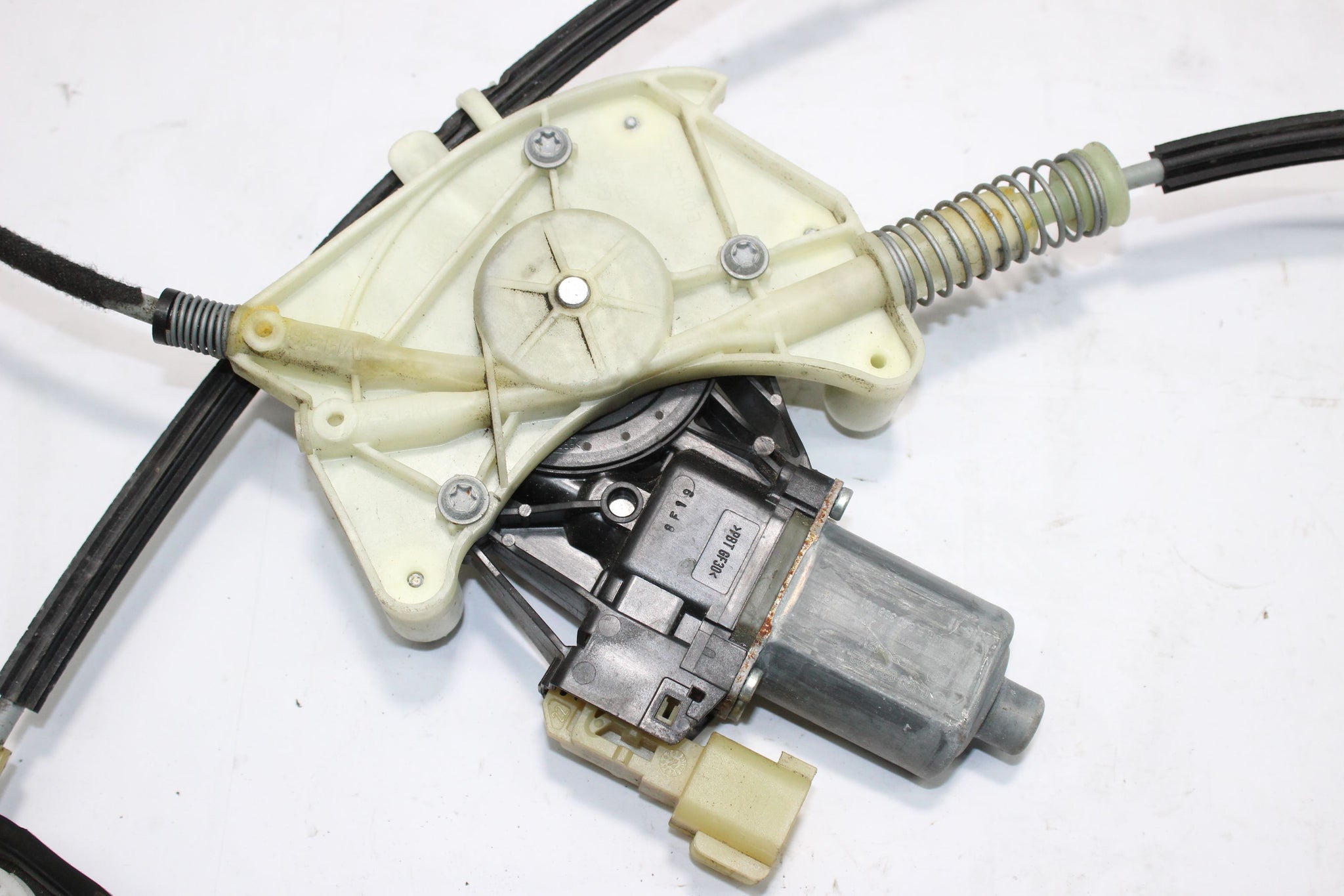 2017 MASERATI GHIBLI Left side Front Door Window Regulator Motor 670009816