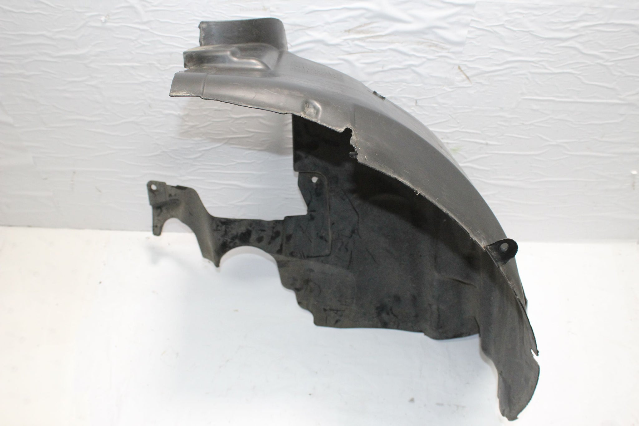 2016 RANGE ROVER EVOQUE Right side Front Splash Guard BJ32-16A573-AB