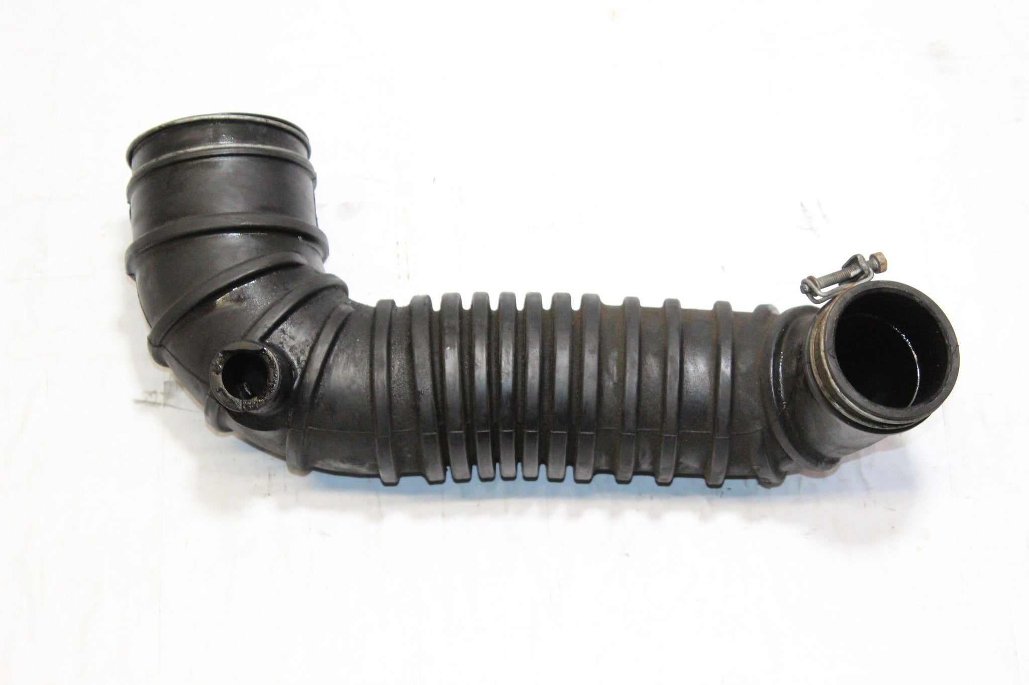 2005 MITSUBISHI SHOGUN 3.2 Air Intake Pipe Hose