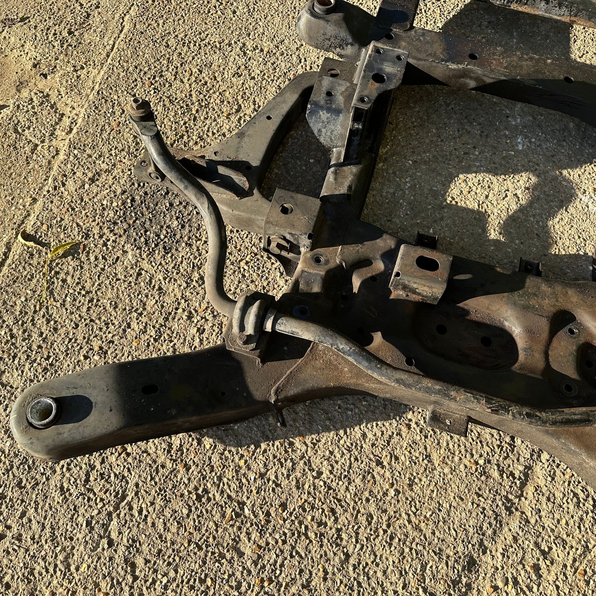 2018 SSANGYONG TURISMO 2.2 FRONT SUBFRAME