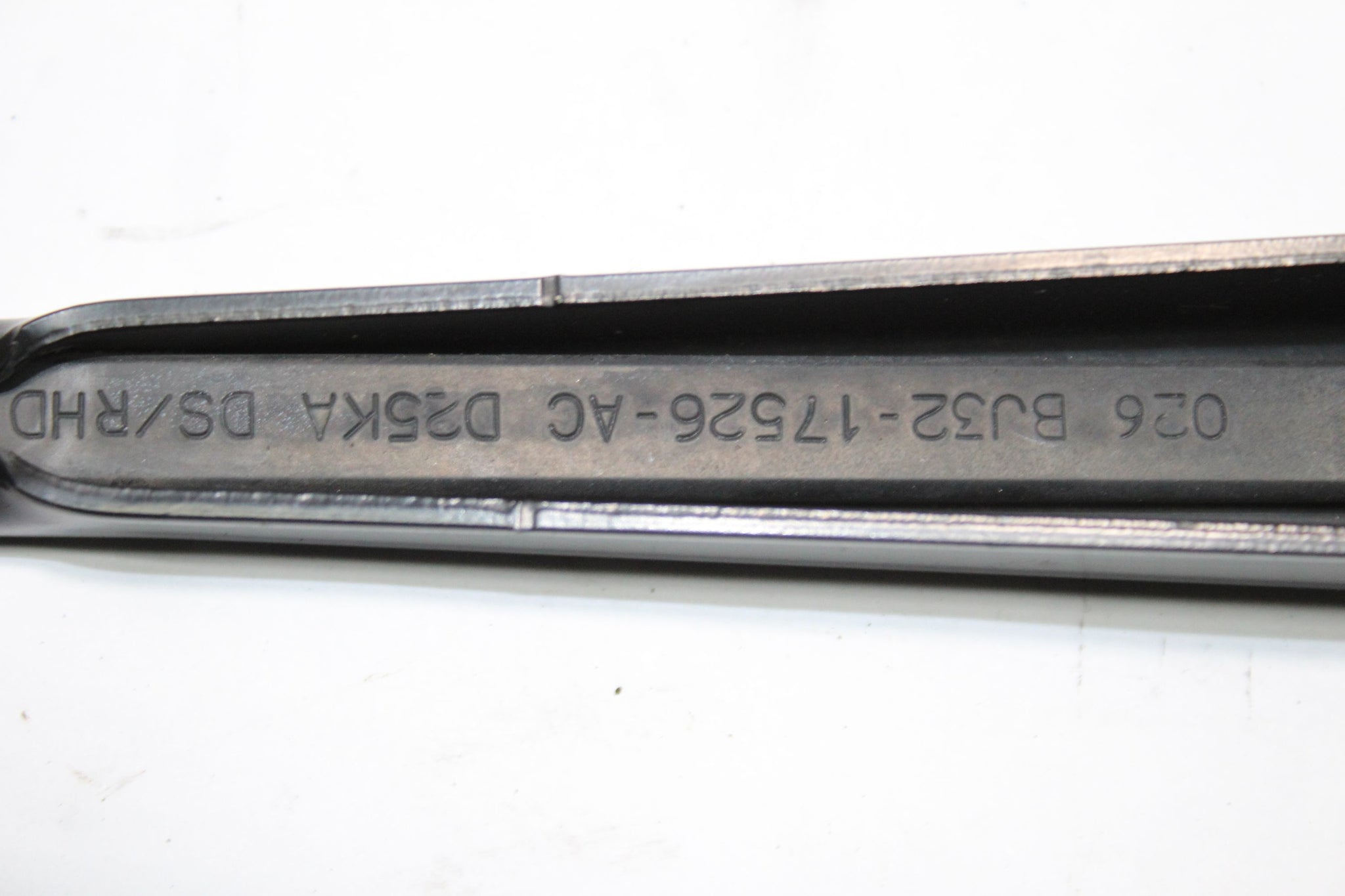 2016 RANGE ROVER EVOQUE Wiper Arm Pair BJ32-17526-BB