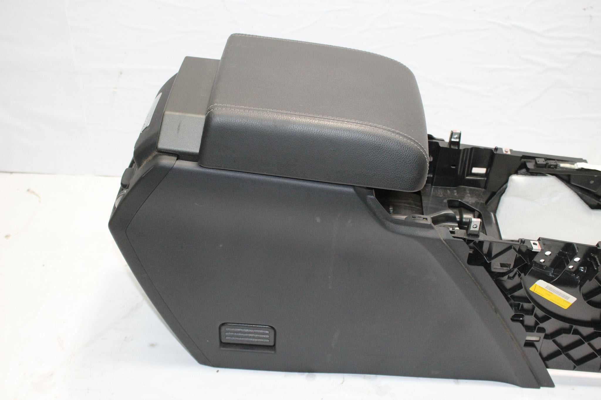 2016 RANGE ROVER EVOQUE Centre Console with Armrest
