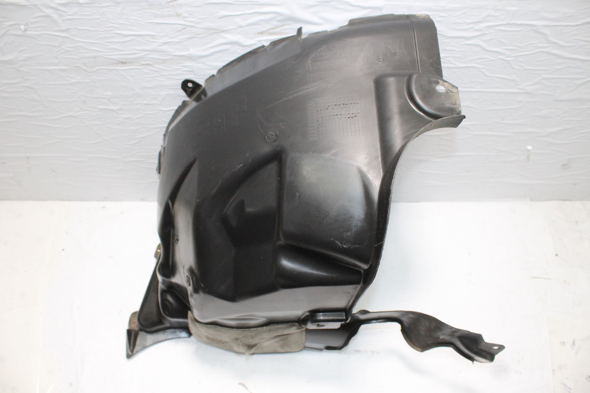 2016 RANGE ROVER EVOQUE Right side Front Splash Guard BJ32-16A573-AB