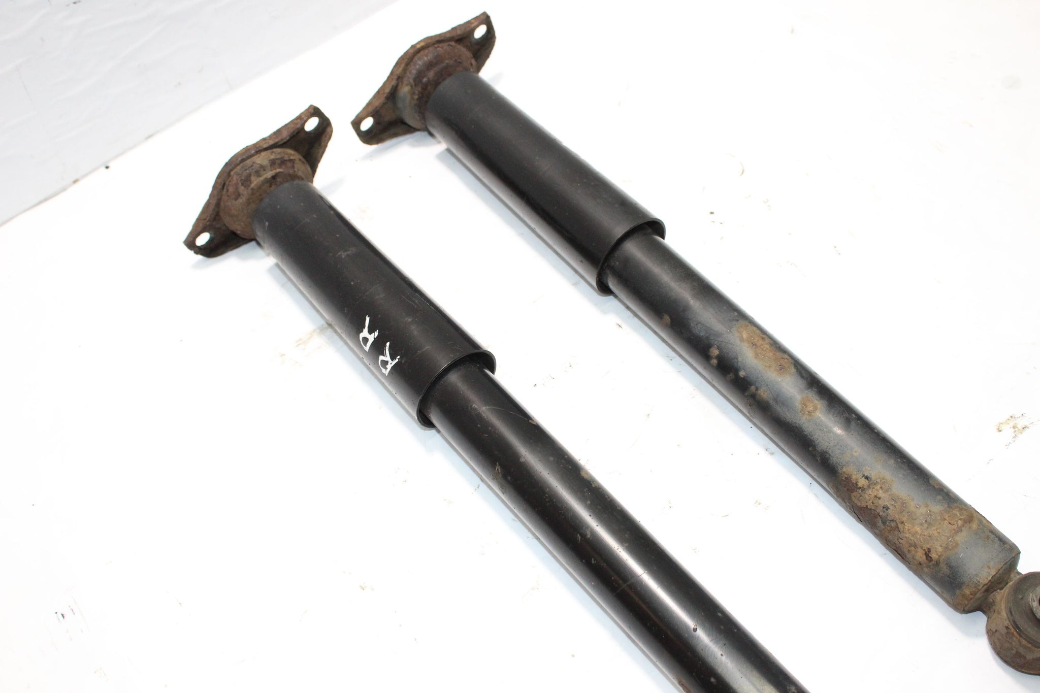 2012 VOLVO XC60 2.0 Rear Shock Absorber Pair 31340478