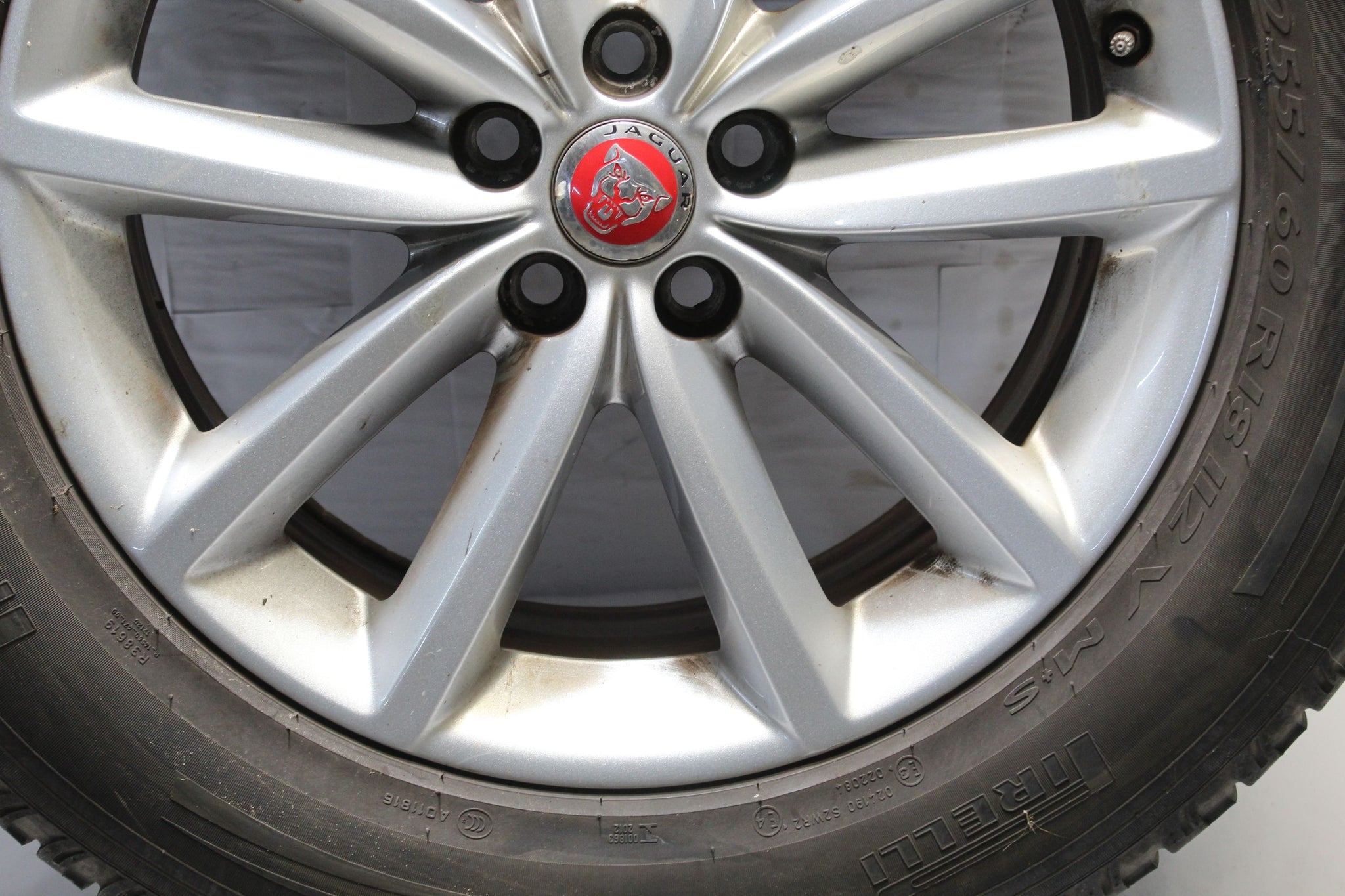 2017 JAGUAR F PACE Alloy Wheel with Tyre 255 / 60 R18 3.8MM